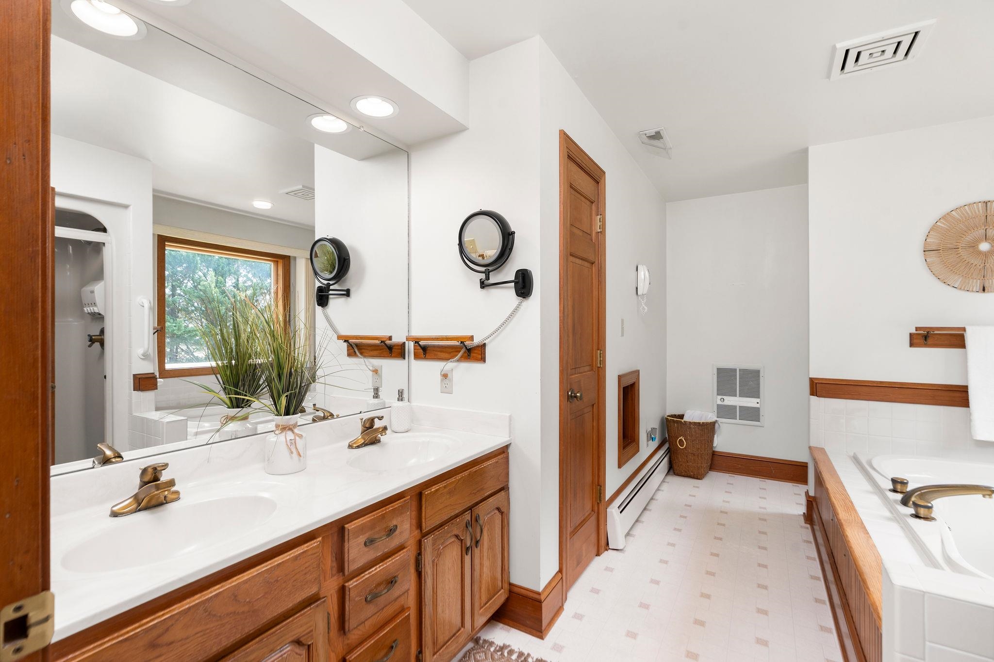 1040 TINKLING SPRING RD, STAUNTON, Virginia 24401, 3 Bedrooms Bedrooms, ,3 BathroomsBathrooms,Residential,1040 TINKLING SPRING RD,667916 MLS # 667916
