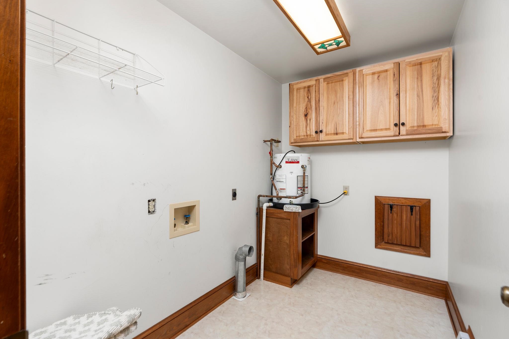 1040 TINKLING SPRING RD, STAUNTON, Virginia 24401, 3 Bedrooms Bedrooms, ,3 BathroomsBathrooms,Residential,1040 TINKLING SPRING RD,667916 MLS # 667916