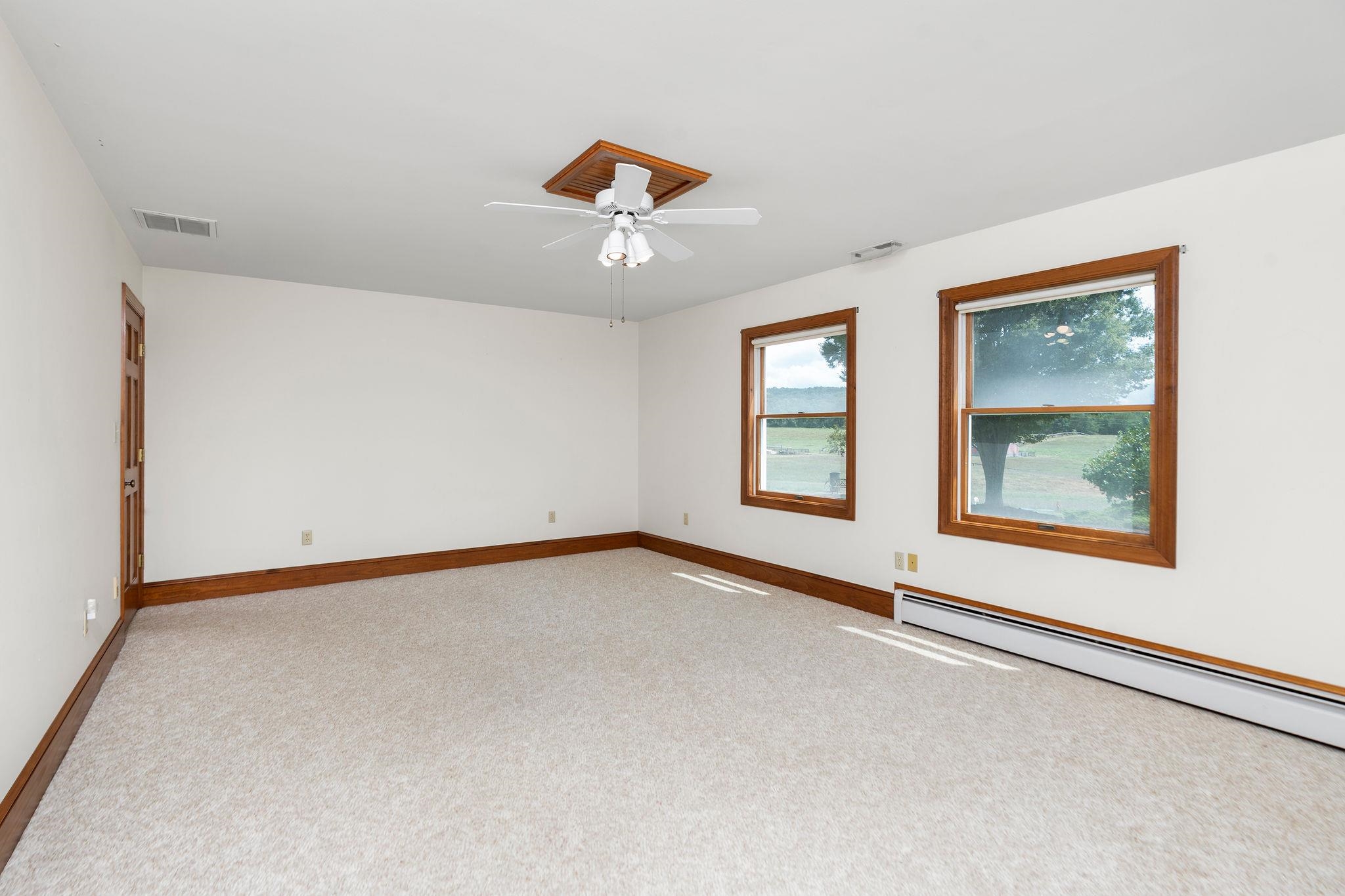 1040 TINKLING SPRING RD, STAUNTON, Virginia 24401, 3 Bedrooms Bedrooms, ,3 BathroomsBathrooms,Residential,1040 TINKLING SPRING RD,667916 MLS # 667916