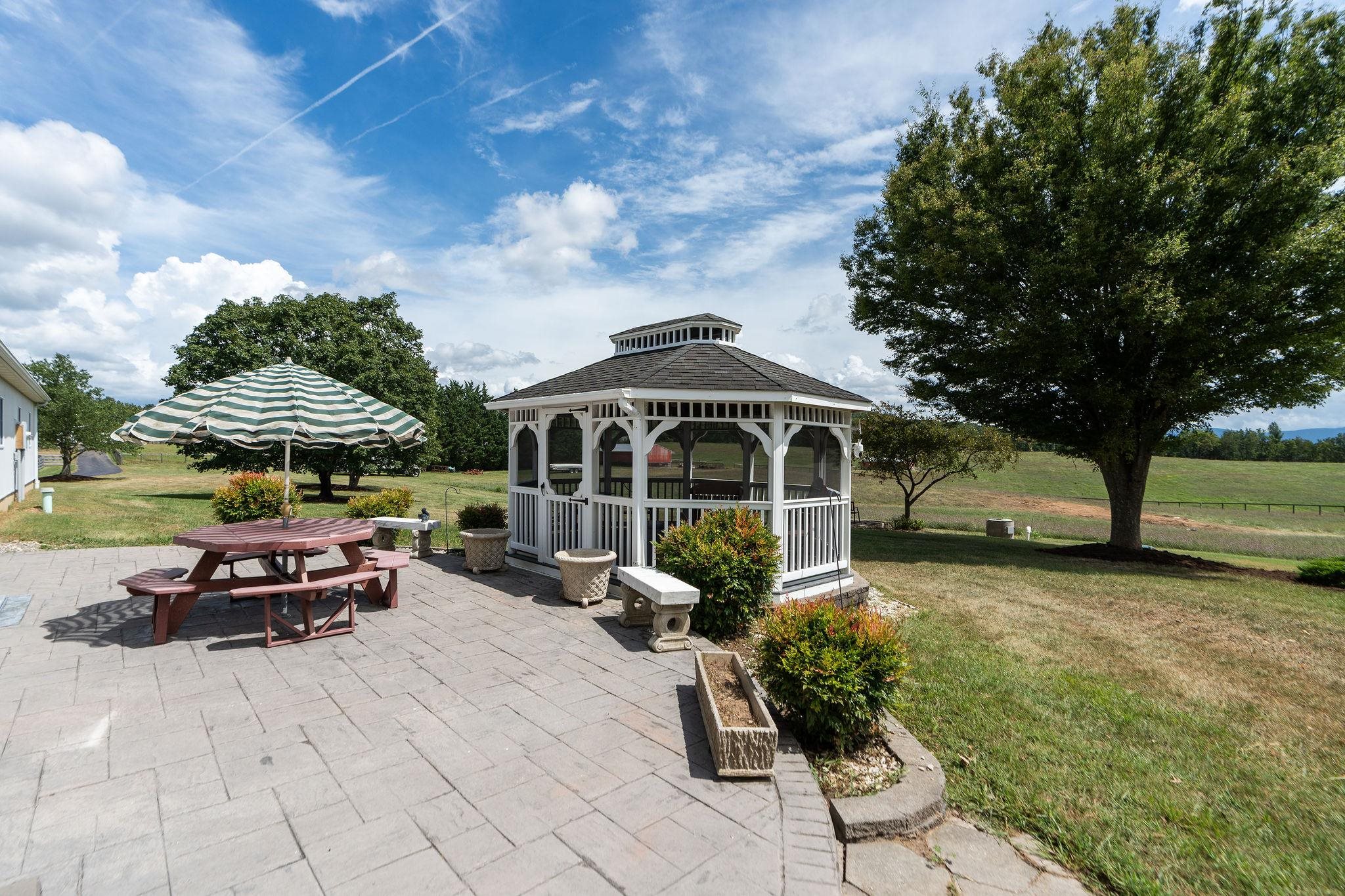 1040 TINKLING SPRING RD, STAUNTON, Virginia 24401, 3 Bedrooms Bedrooms, ,3 BathroomsBathrooms,Residential,1040 TINKLING SPRING RD,667916 MLS # 667916