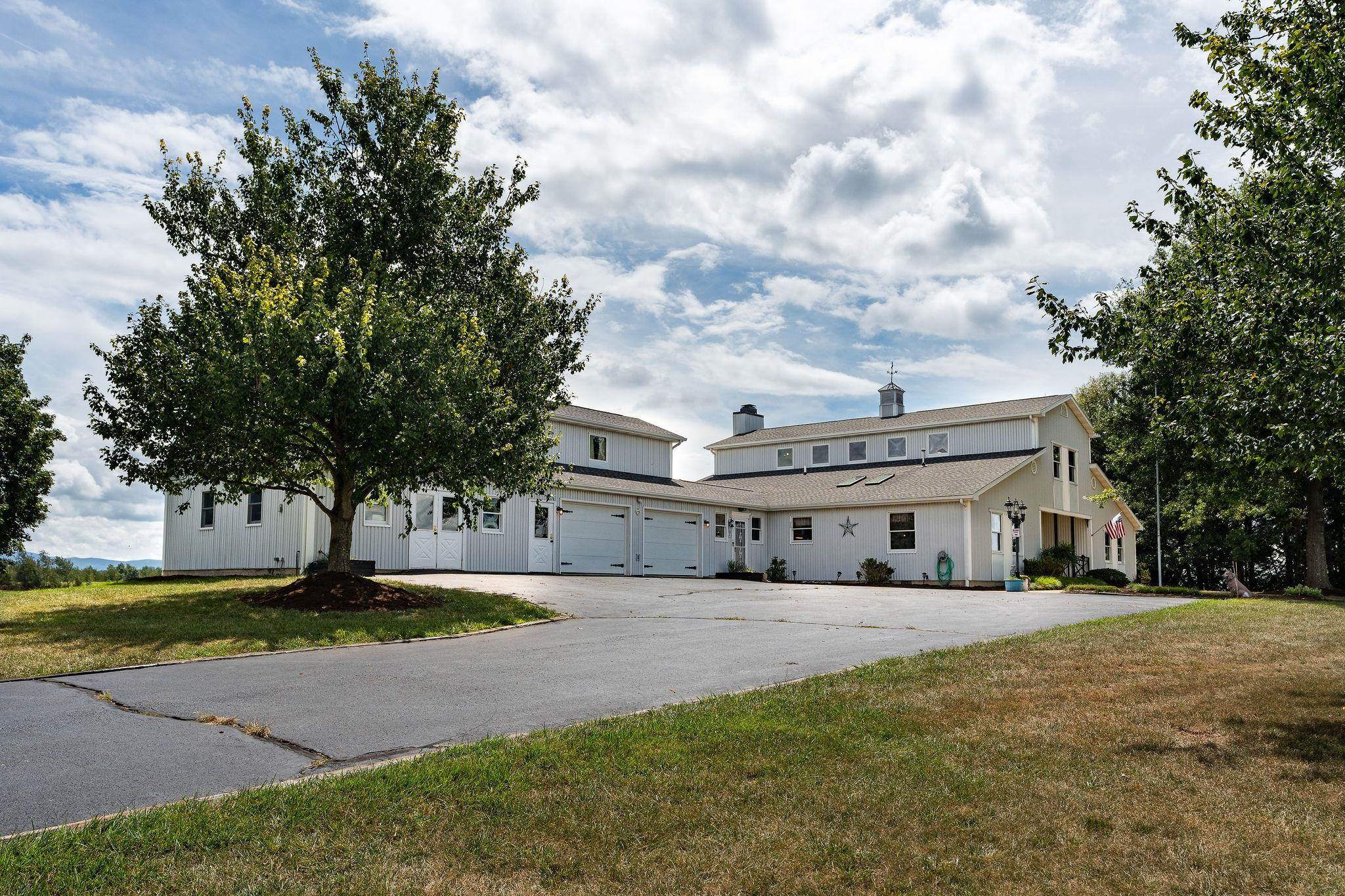 1040 TINKLING SPRING RD, STAUNTON, Virginia 24401, 3 Bedrooms Bedrooms, ,3 BathroomsBathrooms,Residential,1040 TINKLING SPRING RD,667916 MLS # 667916