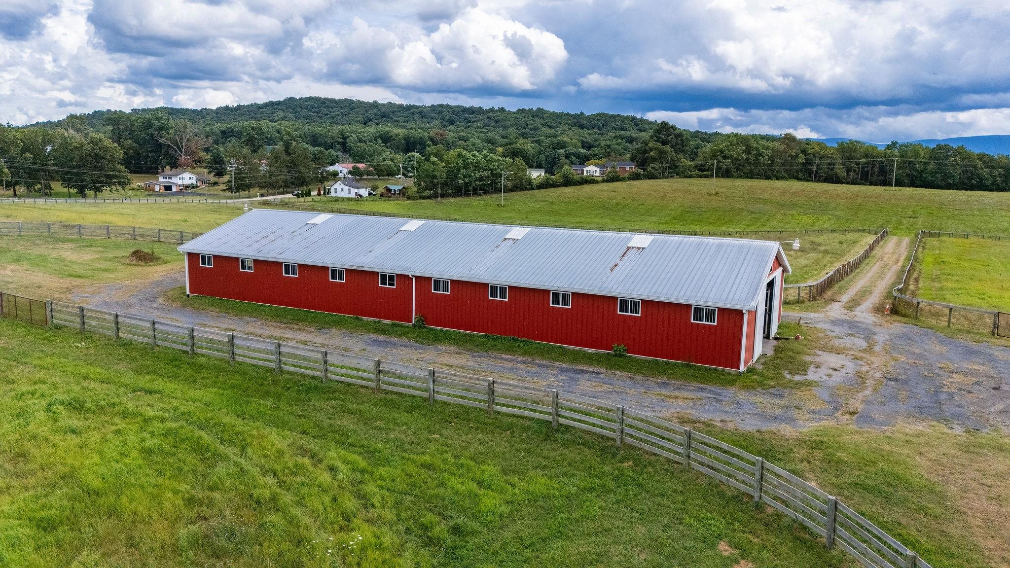 1040 TINKLING SPRING RD, STAUNTON, Virginia 24401, 3 Bedrooms Bedrooms, ,3 BathroomsBathrooms,Residential,1040 TINKLING SPRING RD,667916 MLS # 667916