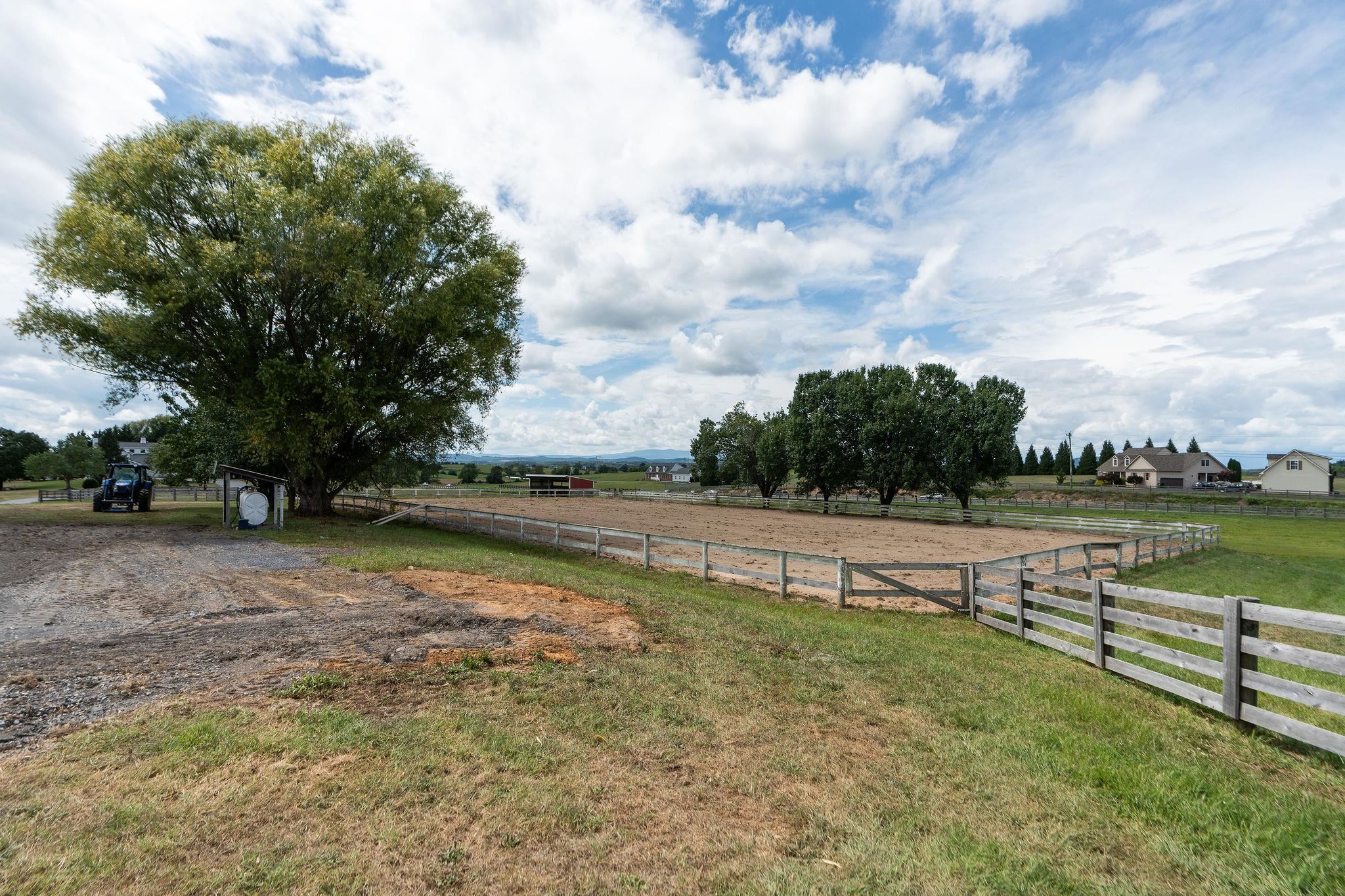 1040 TINKLING SPRING RD, STAUNTON, Virginia 24401, 3 Bedrooms Bedrooms, ,3 BathroomsBathrooms,Residential,1040 TINKLING SPRING RD,667916 MLS # 667916