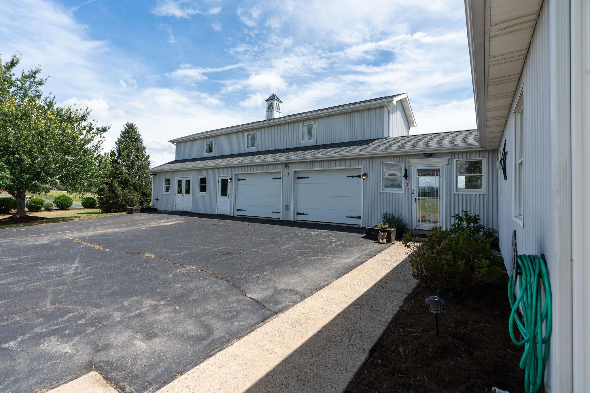 1040 TINKLING SPRING RD, STAUNTON, Virginia 24401, 3 Bedrooms Bedrooms, ,3 BathroomsBathrooms,Residential,1040 TINKLING SPRING RD,667916 MLS # 667916