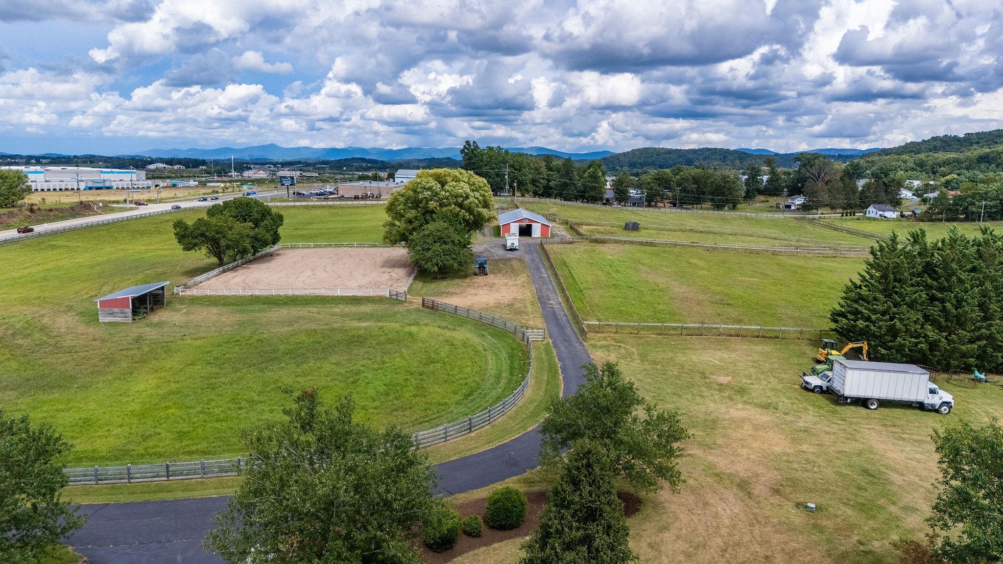 1040 TINKLING SPRING RD, STAUNTON, Virginia 24401, 3 Bedrooms Bedrooms, ,3 BathroomsBathrooms,Residential,1040 TINKLING SPRING RD,667916 MLS # 667916