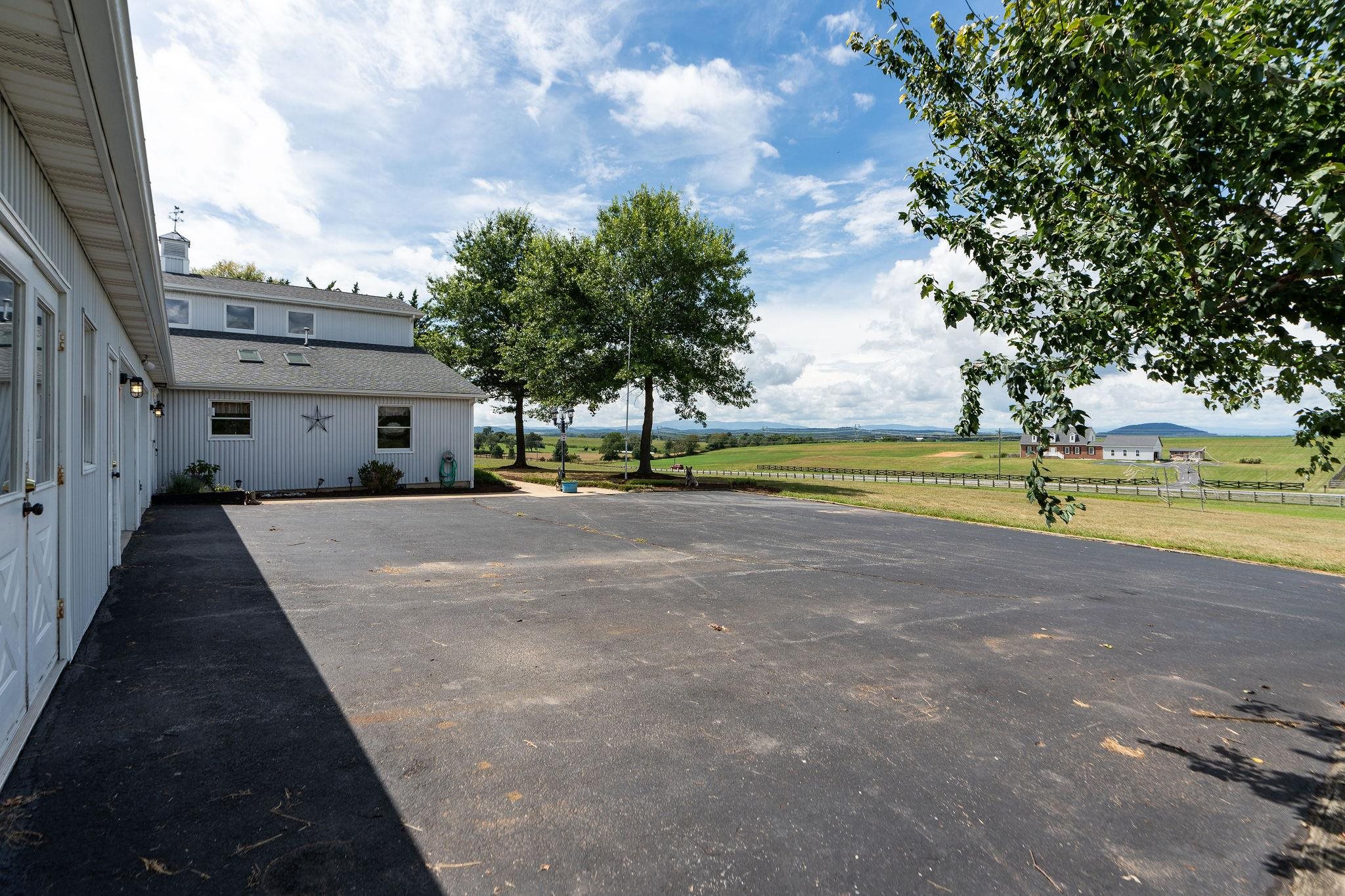 1040 TINKLING SPRING RD, STAUNTON, Virginia 24401, 3 Bedrooms Bedrooms, ,3 BathroomsBathrooms,Residential,1040 TINKLING SPRING RD,667916 MLS # 667916
