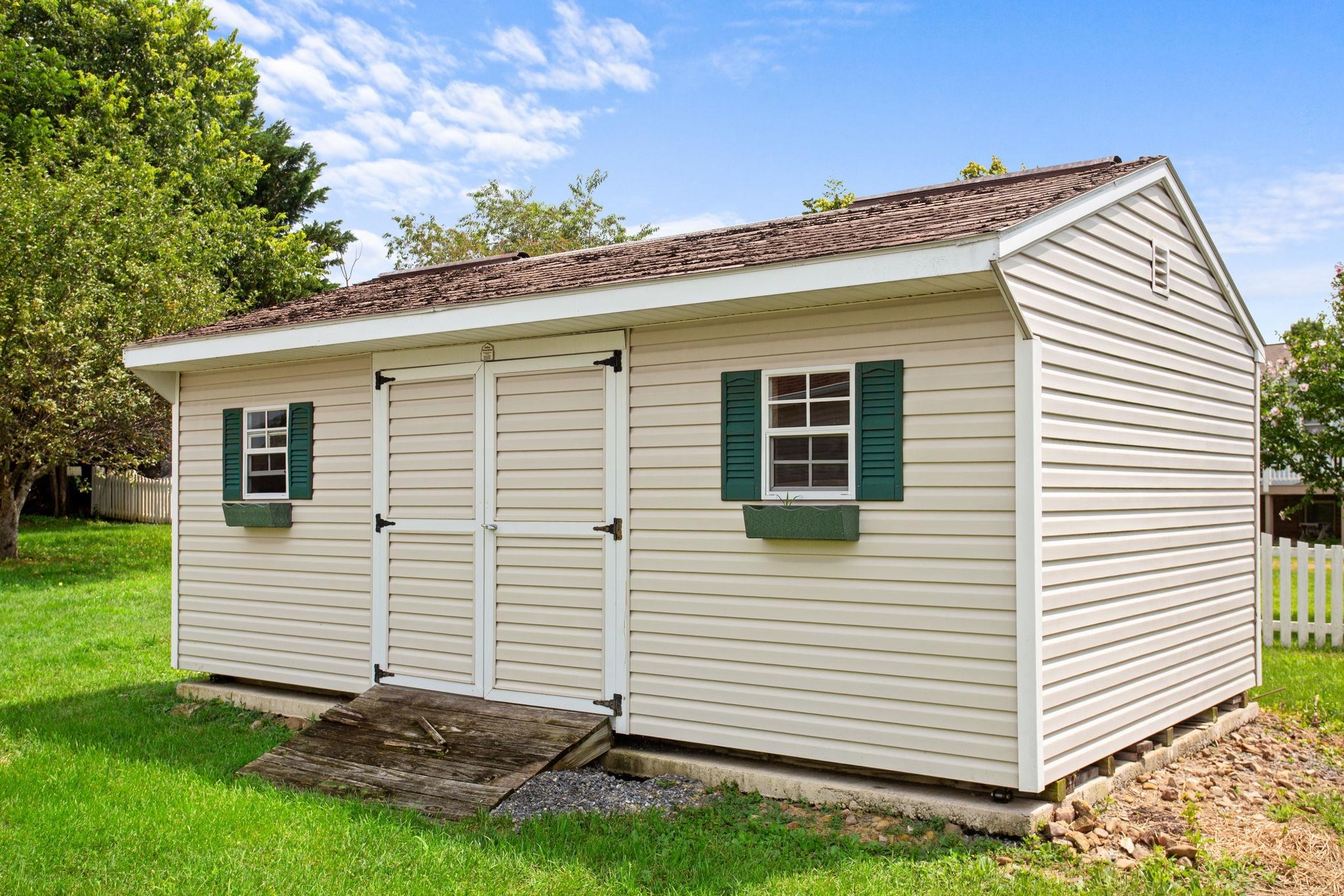 259 N SUNSET DR, BROADWAY, Virginia 22815, 3 Bedrooms Bedrooms, ,2 BathroomsBathrooms,Residential,259 N SUNSET DR,667917 MLS # 667917