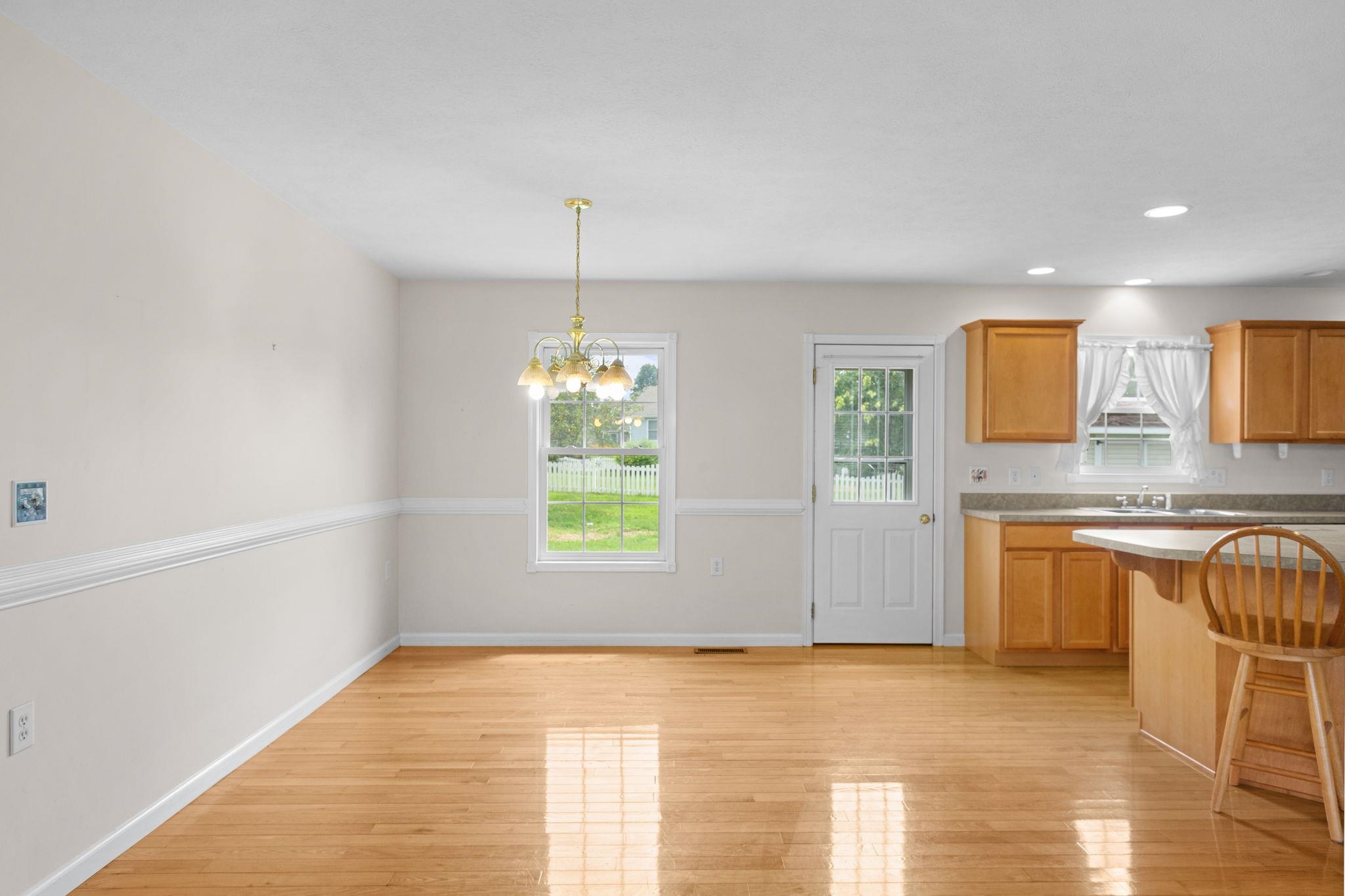 259 N SUNSET DR, BROADWAY, Virginia 22815, 3 Bedrooms Bedrooms, ,2 BathroomsBathrooms,Residential,259 N SUNSET DR,667917 MLS # 667917