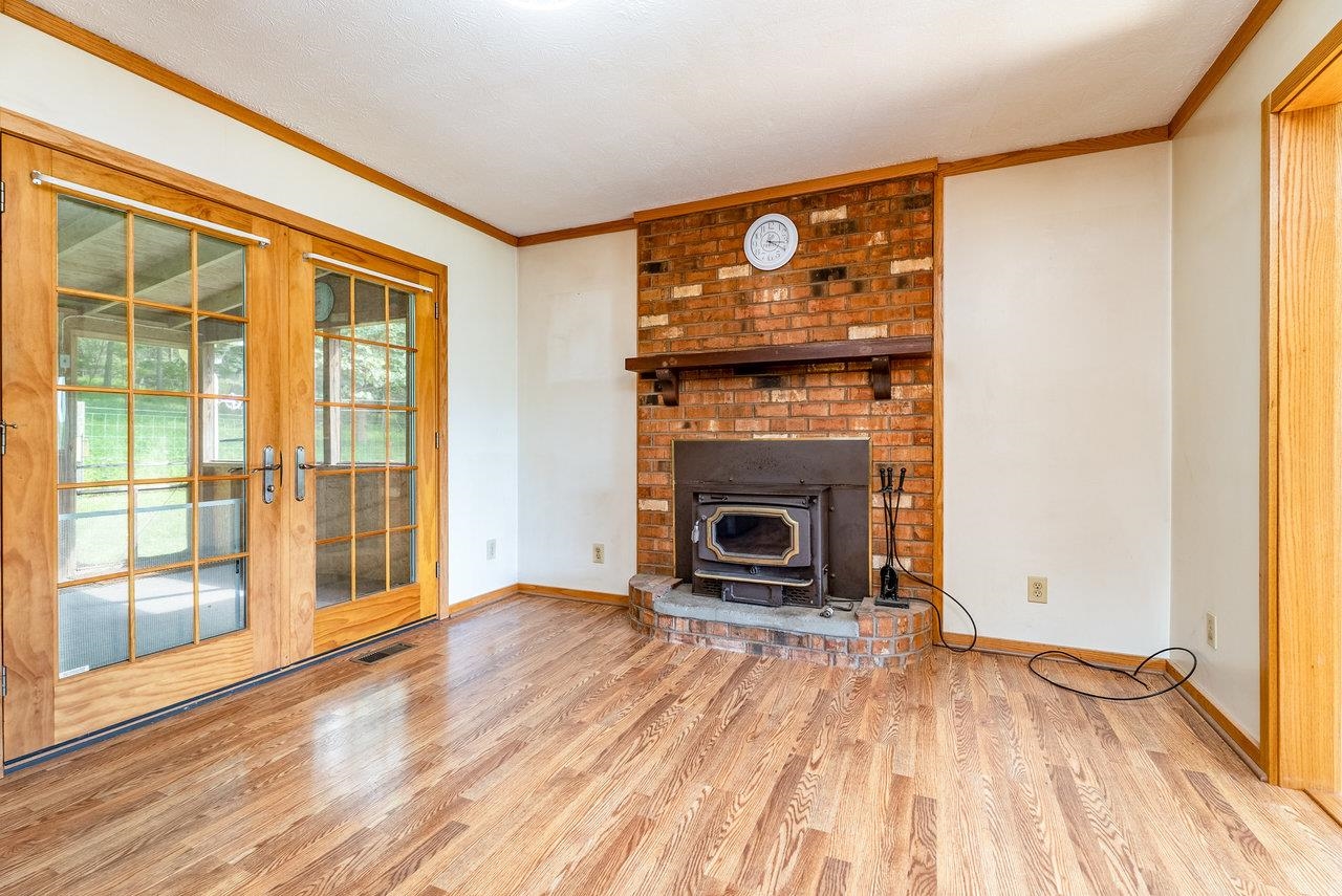 18300 MOUNTAIN VALLEY RD, NEW MARKET, Virginia 22844, 3 Bedrooms Bedrooms, ,2 BathroomsBathrooms,Residential,18300 MOUNTAIN VALLEY RD,667921 MLS # 667921