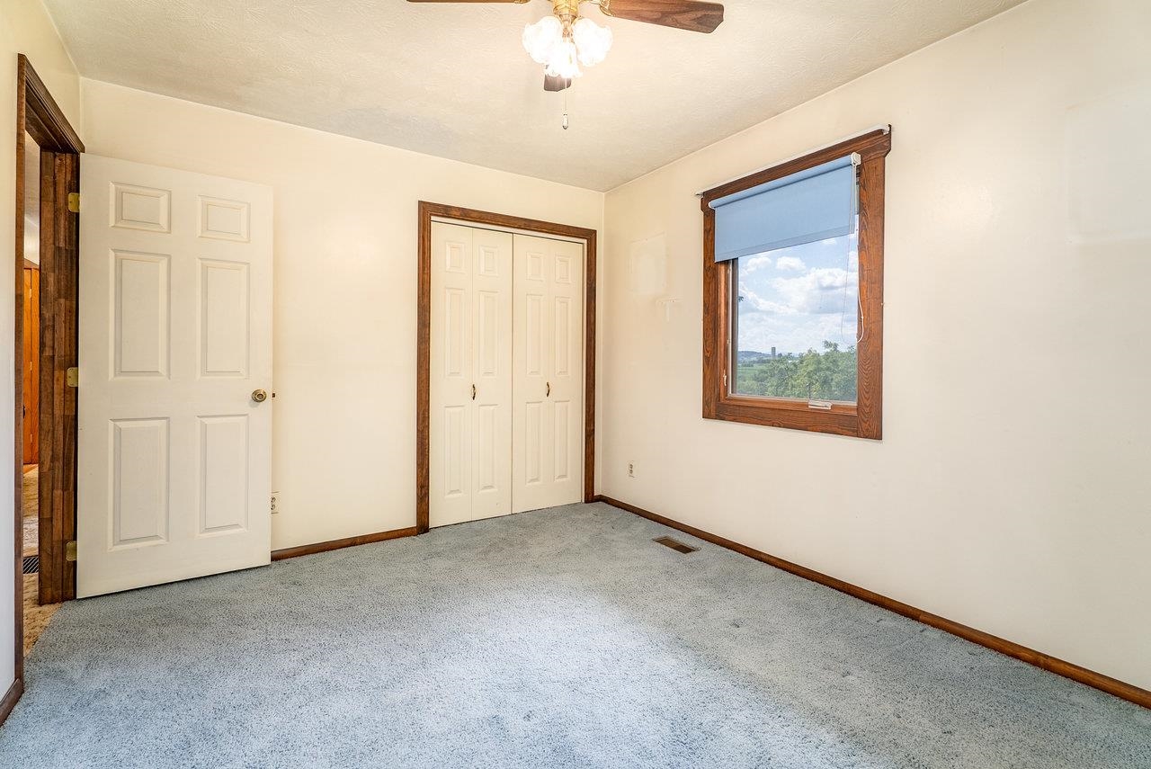 18300 MOUNTAIN VALLEY RD, NEW MARKET, Virginia 22844, 3 Bedrooms Bedrooms, ,2 BathroomsBathrooms,Residential,18300 MOUNTAIN VALLEY RD,667921 MLS # 667921