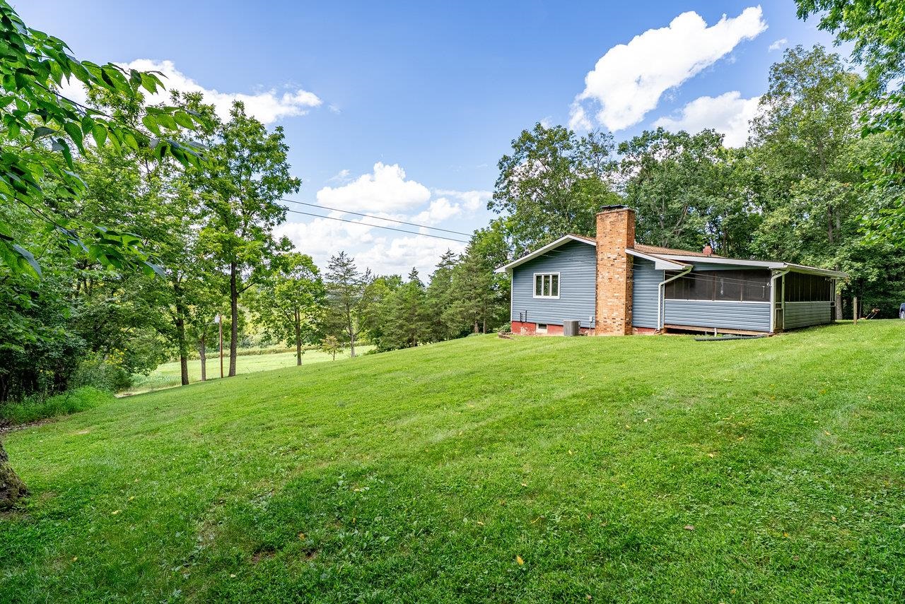 18300 MOUNTAIN VALLEY RD, NEW MARKET, Virginia 22844, 3 Bedrooms Bedrooms, ,2 BathroomsBathrooms,Residential,18300 MOUNTAIN VALLEY RD,667921 MLS # 667921