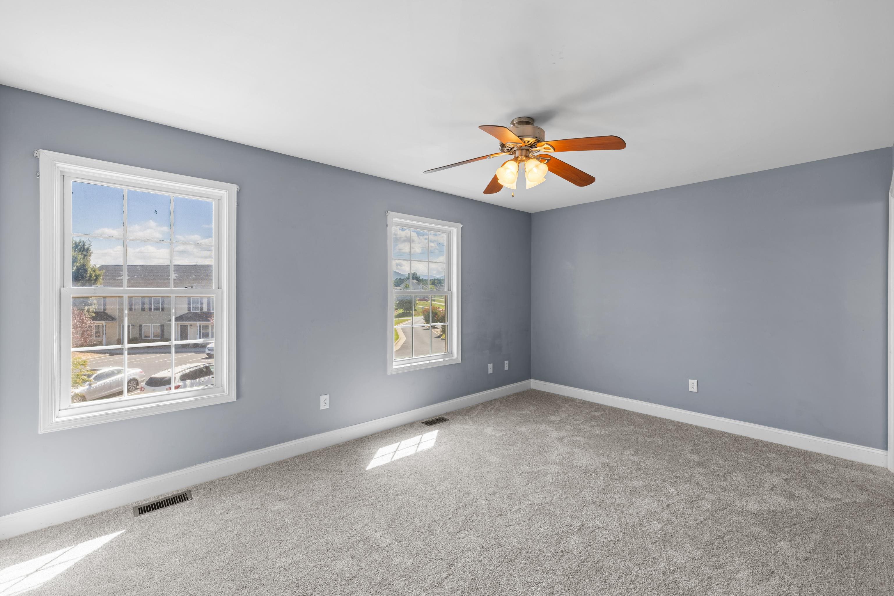 805 CARSON CIR, GROTTOES, Virginia 24441, 3 Bedrooms Bedrooms, ,2 BathroomsBathrooms,Residential,805 CARSON CIR,667925 MLS # 667925