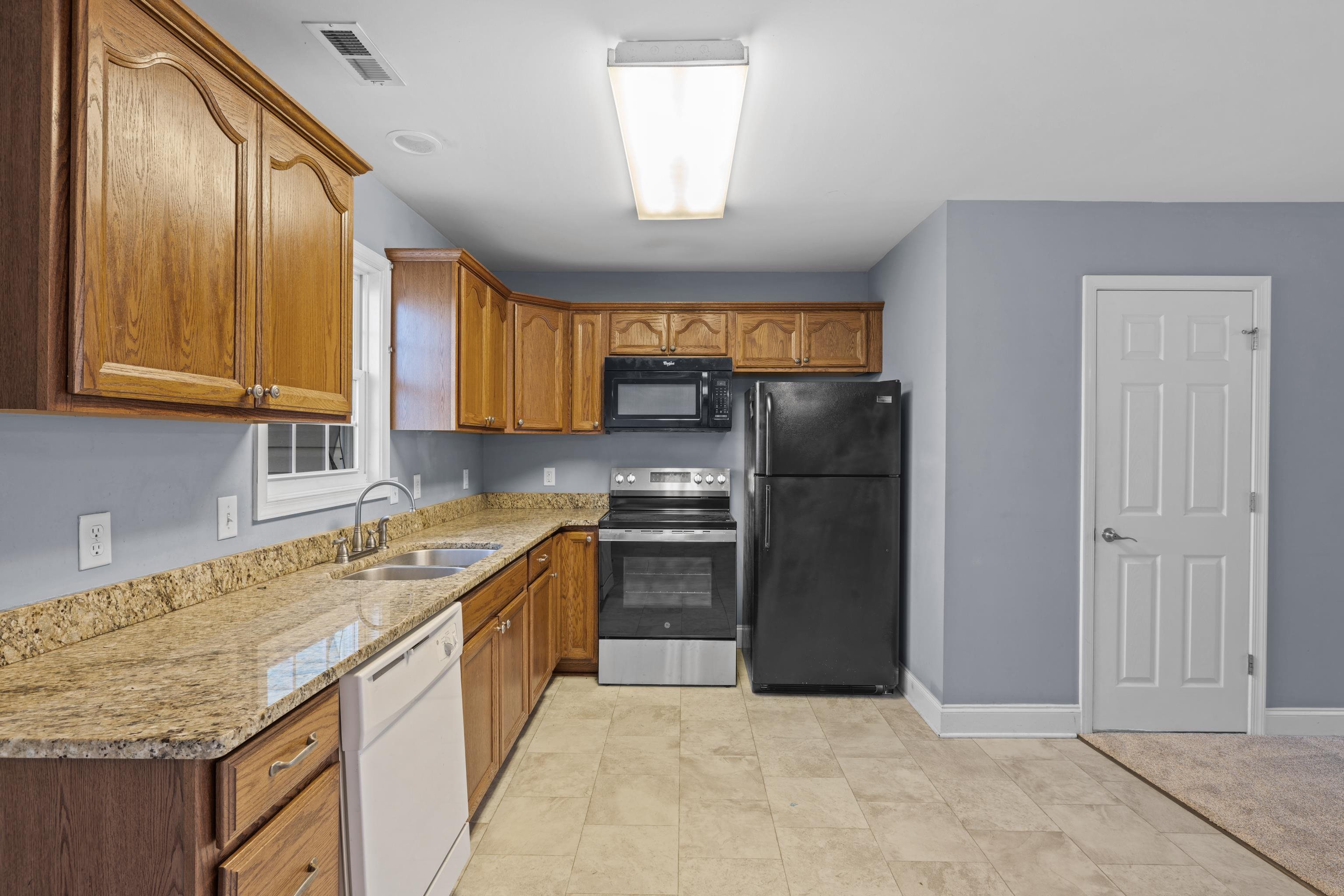 805 CARSON CIR, GROTTOES, Virginia 24441, 3 Bedrooms Bedrooms, ,2 BathroomsBathrooms,Residential,805 CARSON CIR,667925 MLS # 667925