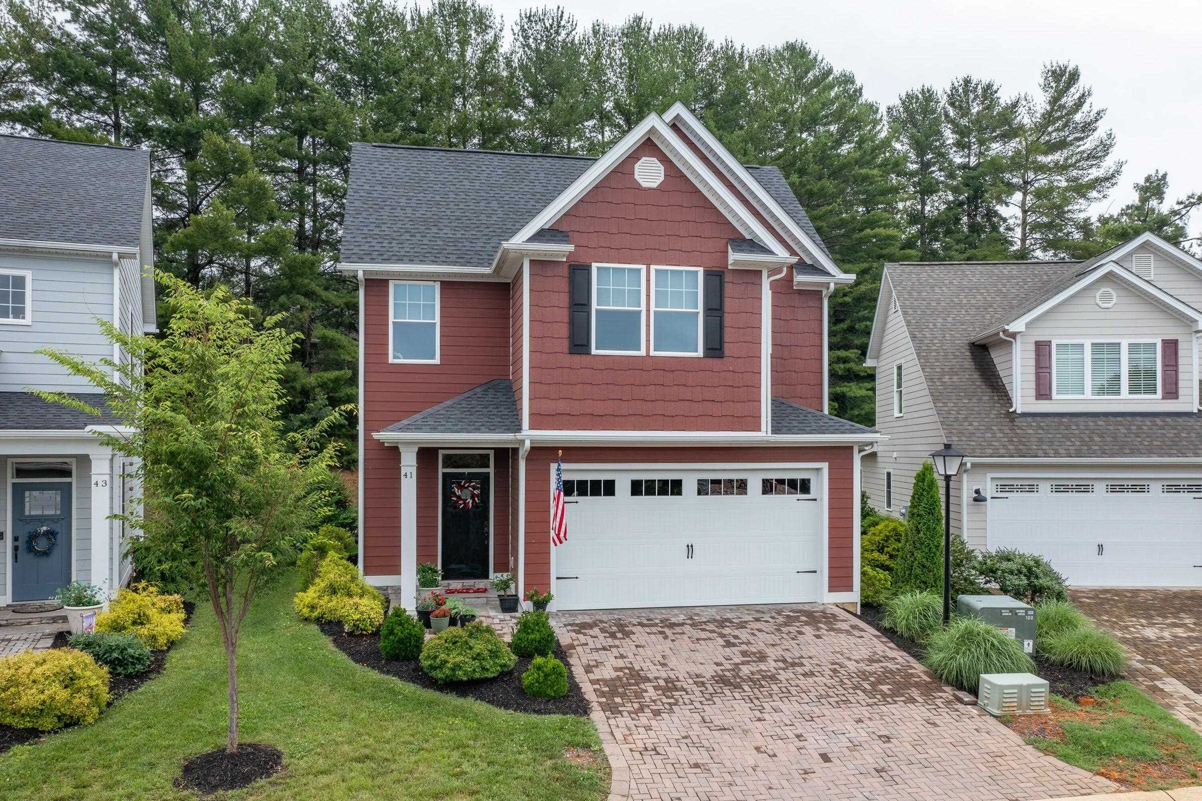 Your opportunity for ''maintenance free'' living in the desirable Weatherburn community.