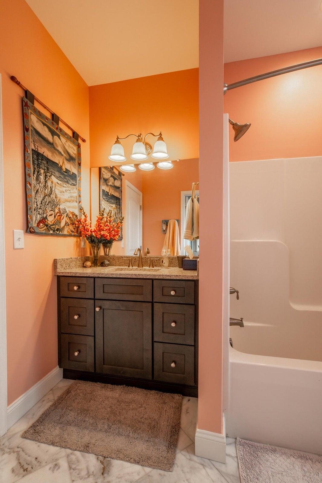 2nd Fl. Jack & Jill bath