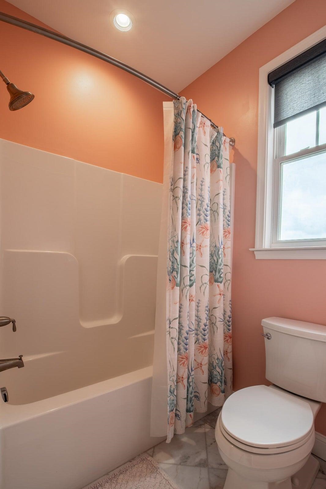 2nd Fl. Jack & Jill bath