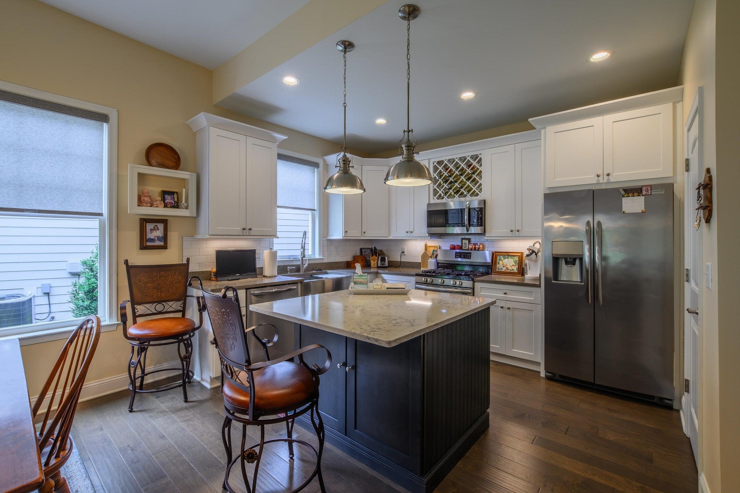 Open floor plan. 9 and 10-foot ceilings, throughout.