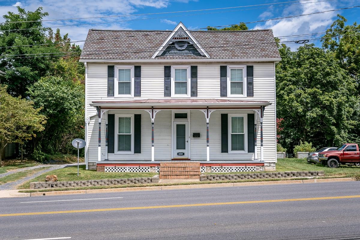 632 E MARKET ST, HARRISONBURG, Virginia 22801, 5 Bedrooms Bedrooms, ,2 BathroomsBathrooms,Residential,632 E MARKET ST,667931 MLS # 667931