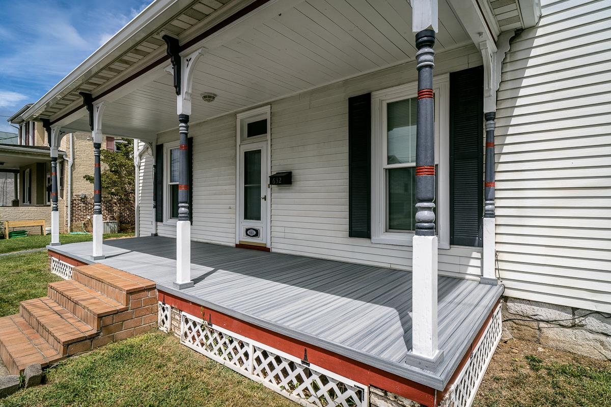 632 E MARKET ST, HARRISONBURG, Virginia 22801, 5 Bedrooms Bedrooms, ,2 BathroomsBathrooms,Residential,632 E MARKET ST,667931 MLS # 667931