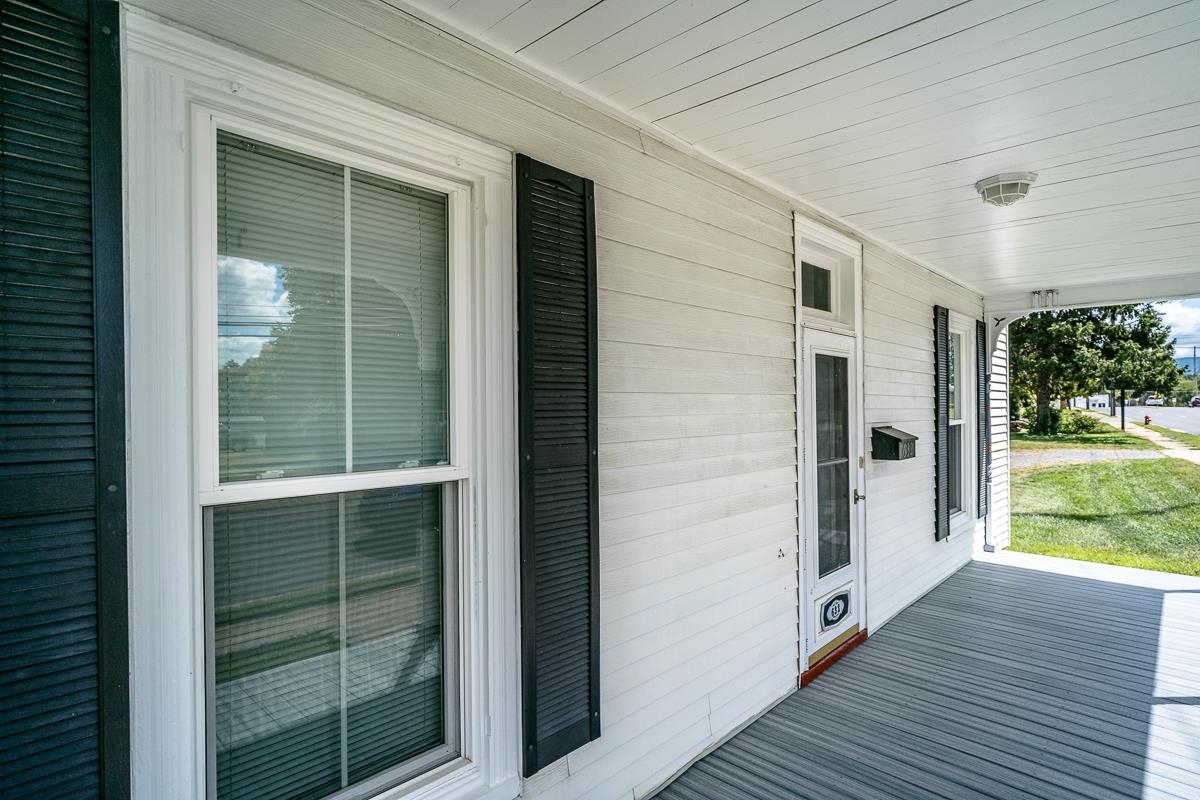 632 E MARKET ST, HARRISONBURG, Virginia 22801, 5 Bedrooms Bedrooms, ,2 BathroomsBathrooms,Residential,632 E MARKET ST,667931 MLS # 667931