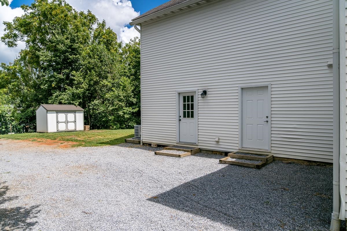 632 E MARKET ST, HARRISONBURG, Virginia 22801, 5 Bedrooms Bedrooms, ,2 BathroomsBathrooms,Residential,632 E MARKET ST,667931 MLS # 667931