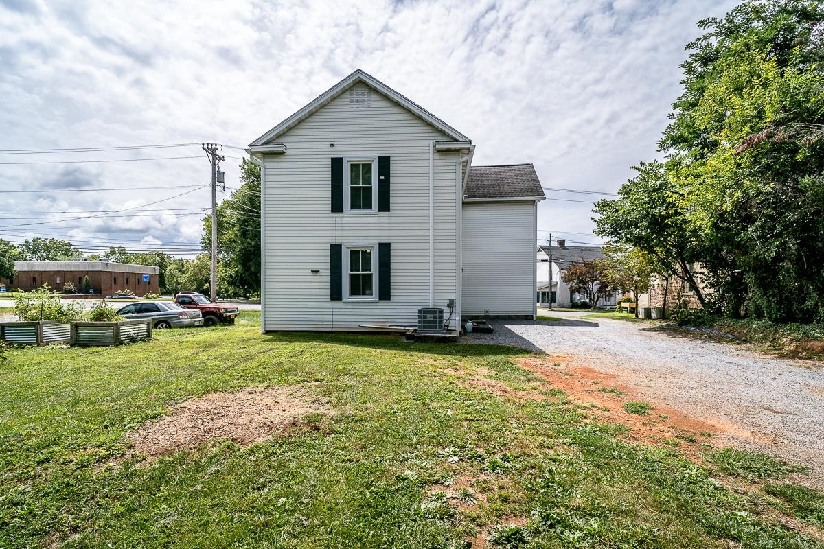 632 E MARKET ST, HARRISONBURG, Virginia 22801, 5 Bedrooms Bedrooms, ,2 BathroomsBathrooms,Residential,632 E MARKET ST,667931 MLS # 667931
