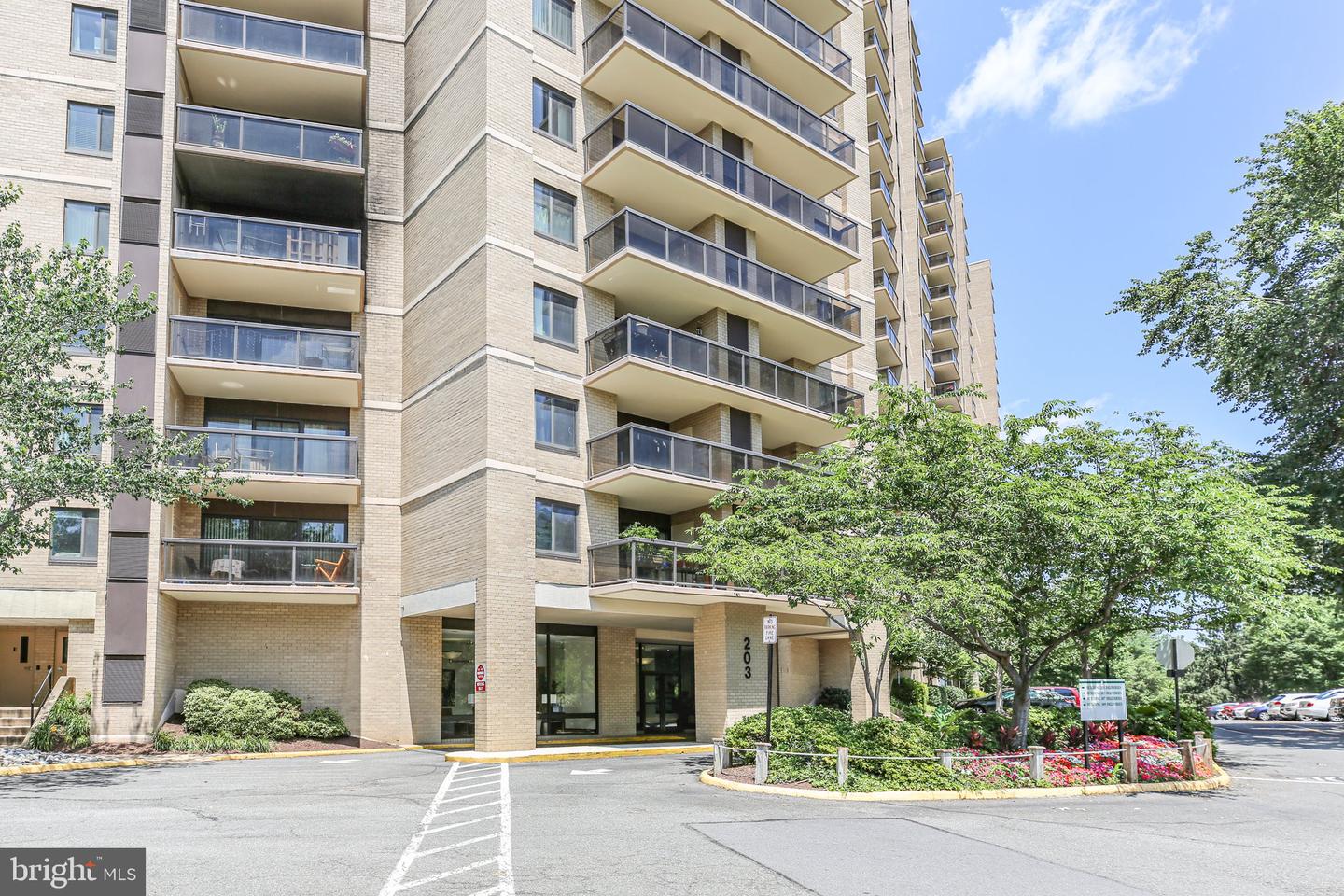 203 YOAKUM PKWY #502, ALEXANDRIA, Virginia 22304, 1 Bedroom Bedrooms, ,1 BathroomBathrooms,Residential,For sale,203 YOAKUM PKWY #502,VAAX2046884 MLS # VAAX2046884