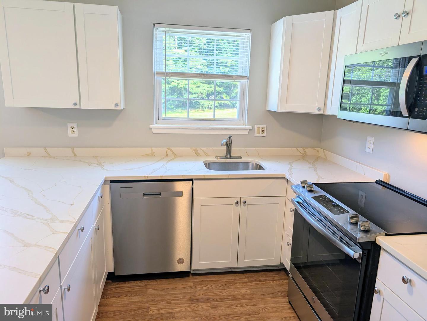 15369 HEARTHSTONE TER, WOODBRIDGE, Virginia 22191, 3 Bedrooms Bedrooms, ,2 BathroomsBathrooms,Residential,For sale,15369 HEARTHSTONE TER,VAPW2098096 MLS # VAPW2098096