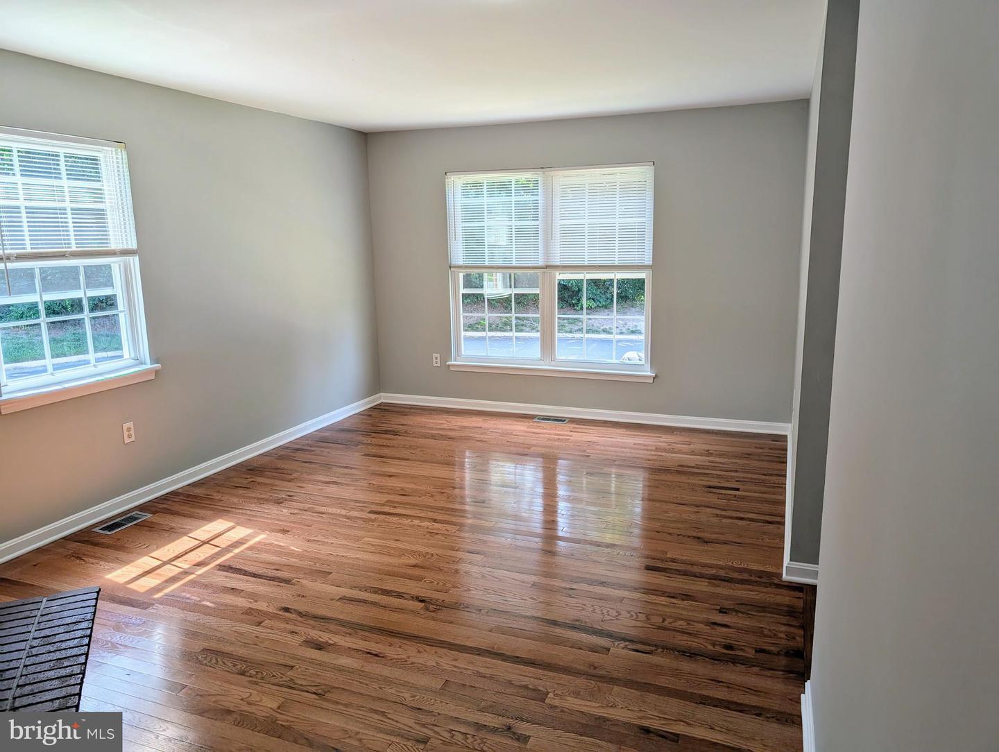 15369 HEARTHSTONE TER, WOODBRIDGE, Virginia 22191, 3 Bedrooms Bedrooms, ,2 BathroomsBathrooms,Residential,For sale,15369 HEARTHSTONE TER,VAPW2098096 MLS # VAPW2098096