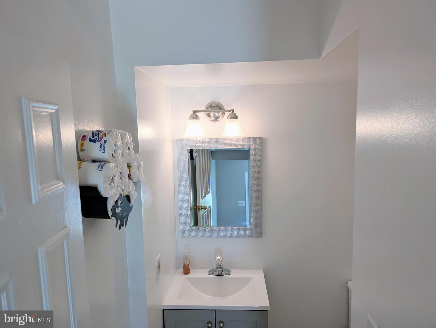15369 HEARTHSTONE TER, WOODBRIDGE, Virginia 22191, 3 Bedrooms Bedrooms, ,2 BathroomsBathrooms,Residential,For sale,15369 HEARTHSTONE TER,VAPW2098096 MLS # VAPW2098096