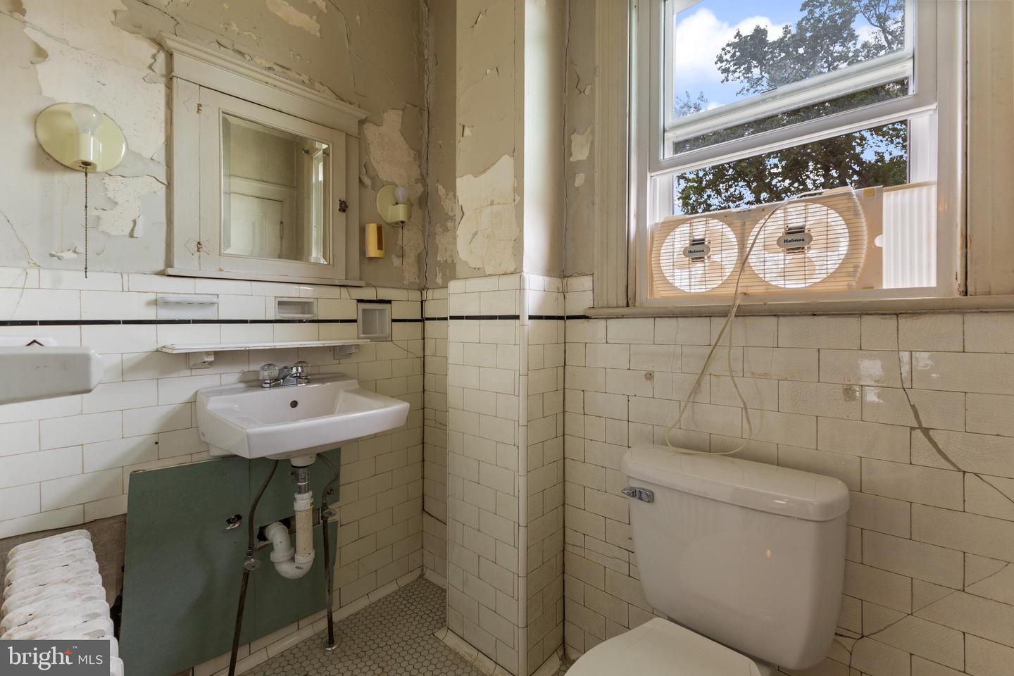 1702 25TH ST SE, WASHINGTON, District Of Columbia 20020, 4 Bedrooms Bedrooms, ,2 BathroomsBathrooms,Residential,For sale,1702 25TH ST SE,DCDC2208914 MLS # DCDC2208914