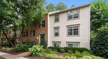 12023 GOLF RIDGE CT #201, FAIRFAX, Virginia 22033, 2 Bedrooms Bedrooms, ,2 BathroomsBathrooms,Residential,For sale,12023 GOLF RIDGE CT #201,VAFX2255214 MLS # VAFX2255214