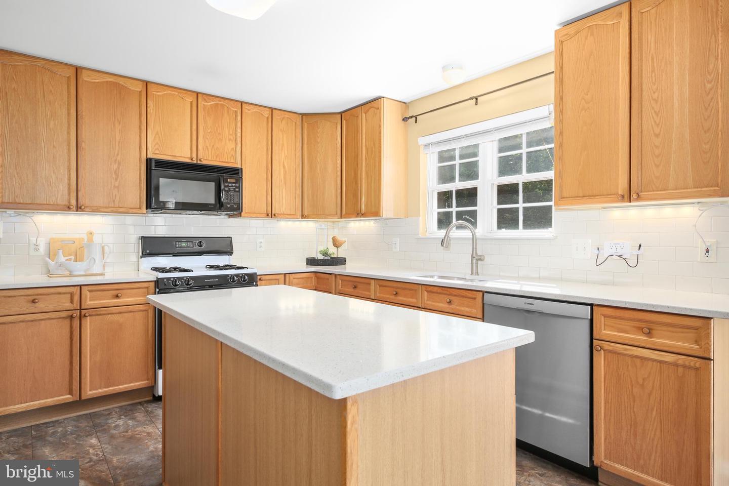 10407 NAPOLEON ST, FREDERICKSBURG, Virginia 22408, 4 Bedrooms Bedrooms, ,2 BathroomsBathrooms,Residential,For sale,10407 NAPOLEON ST,VASP2034696 MLS # VASP2034696