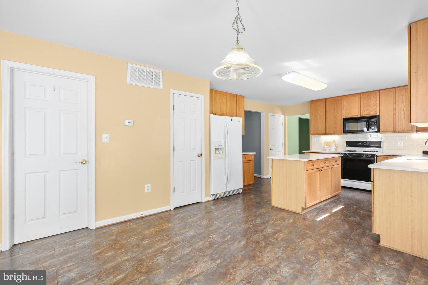 10407 NAPOLEON ST, FREDERICKSBURG, Virginia 22408, 4 Bedrooms Bedrooms, ,2 BathroomsBathrooms,Residential,For sale,10407 NAPOLEON ST,VASP2034696 MLS # VASP2034696