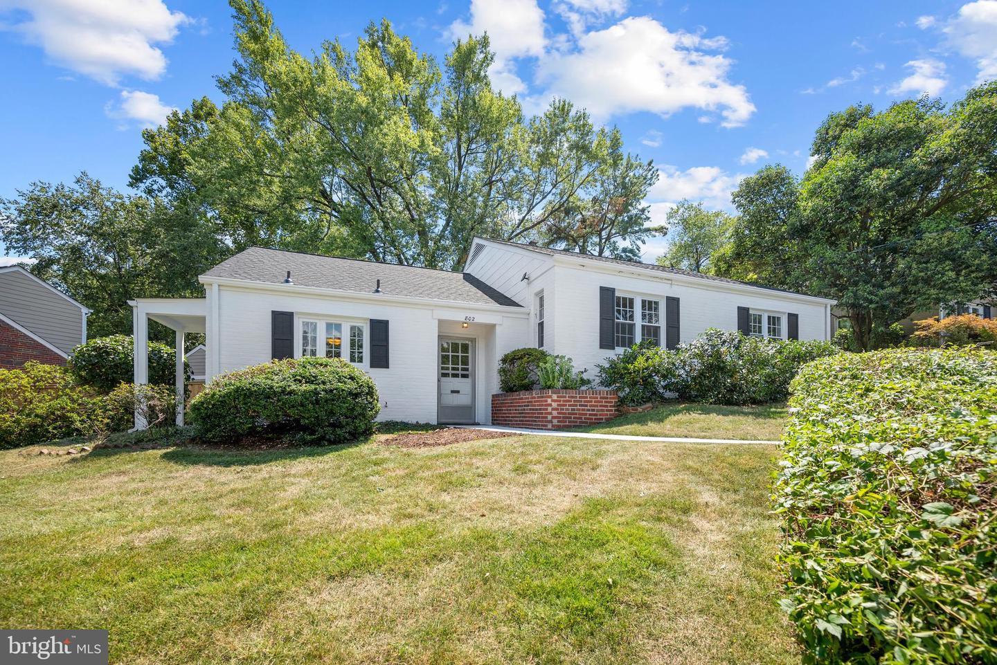 802 JANNEYS LN, ALEXANDRIA, Virginia 22302, 3 Bedrooms Bedrooms, ,2 BathroomsBathrooms,Residential,For sale,802 JANNEYS LN,VAAX2047774 MLS # VAAX2047774