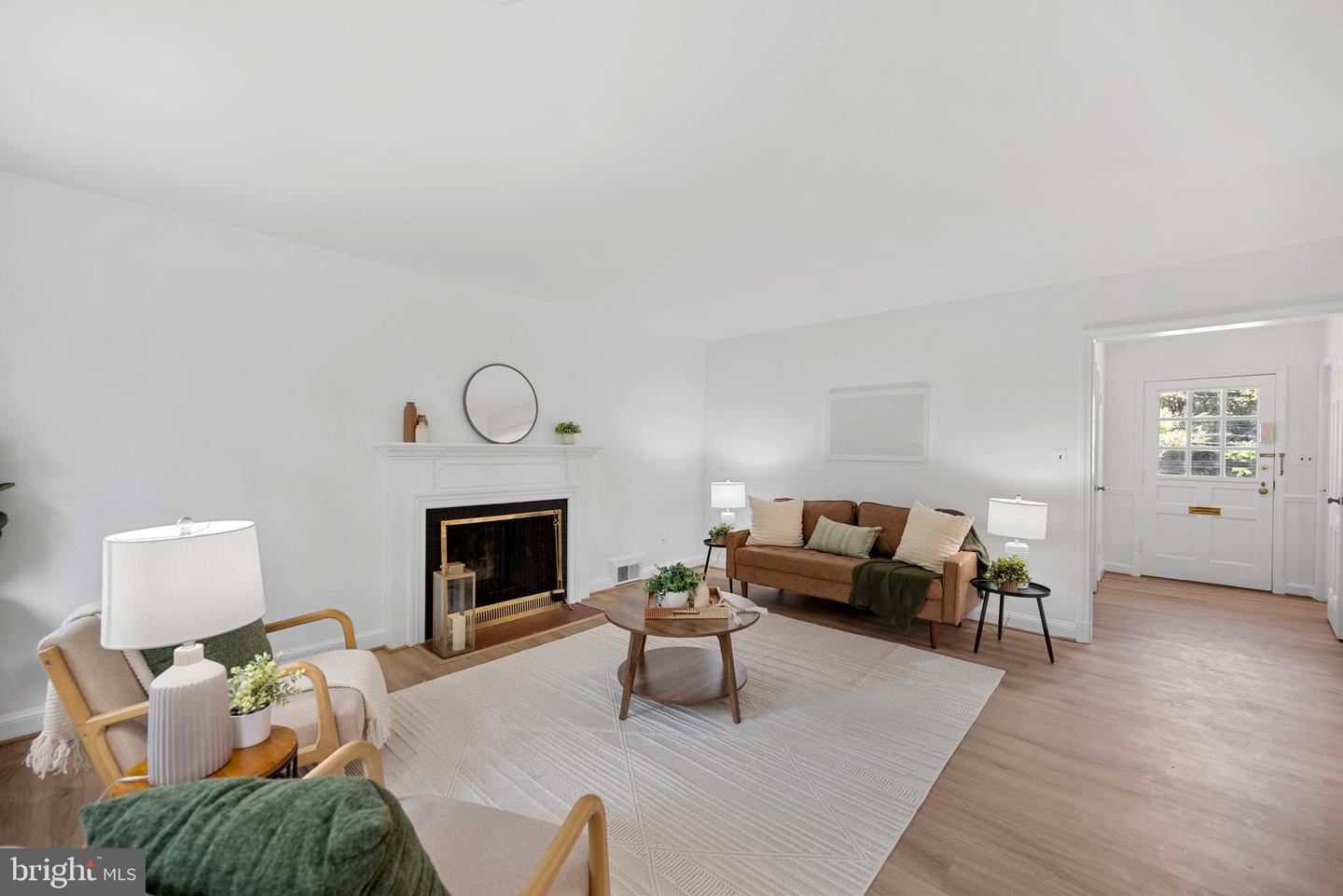 802 JANNEYS LN, ALEXANDRIA, Virginia 22302, 3 Bedrooms Bedrooms, ,2 BathroomsBathrooms,Residential,For sale,802 JANNEYS LN,VAAX2047774 MLS # VAAX2047774