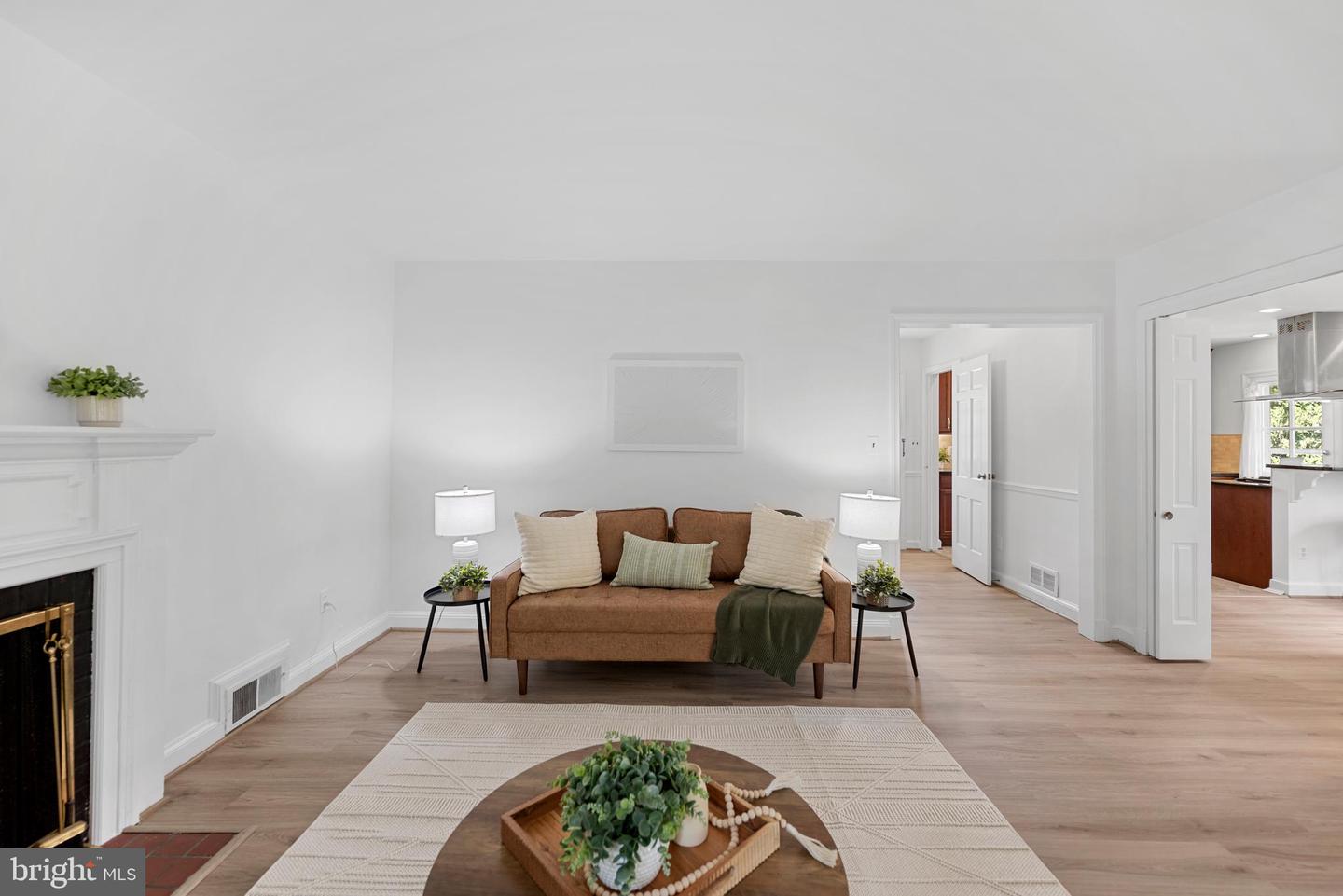 802 JANNEYS LN, ALEXANDRIA, Virginia 22302, 3 Bedrooms Bedrooms, ,2 BathroomsBathrooms,Residential,For sale,802 JANNEYS LN,VAAX2047774 MLS # VAAX2047774