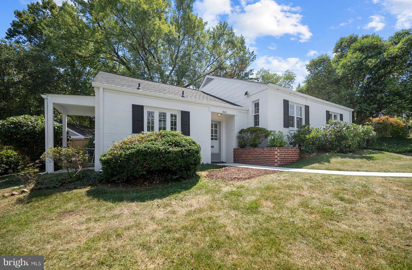 802 JANNEYS LN, ALEXANDRIA, Virginia 22302, 3 Bedrooms Bedrooms, ,2 BathroomsBathrooms,Residential,For sale,802 JANNEYS LN,VAAX2047774 MLS # VAAX2047774