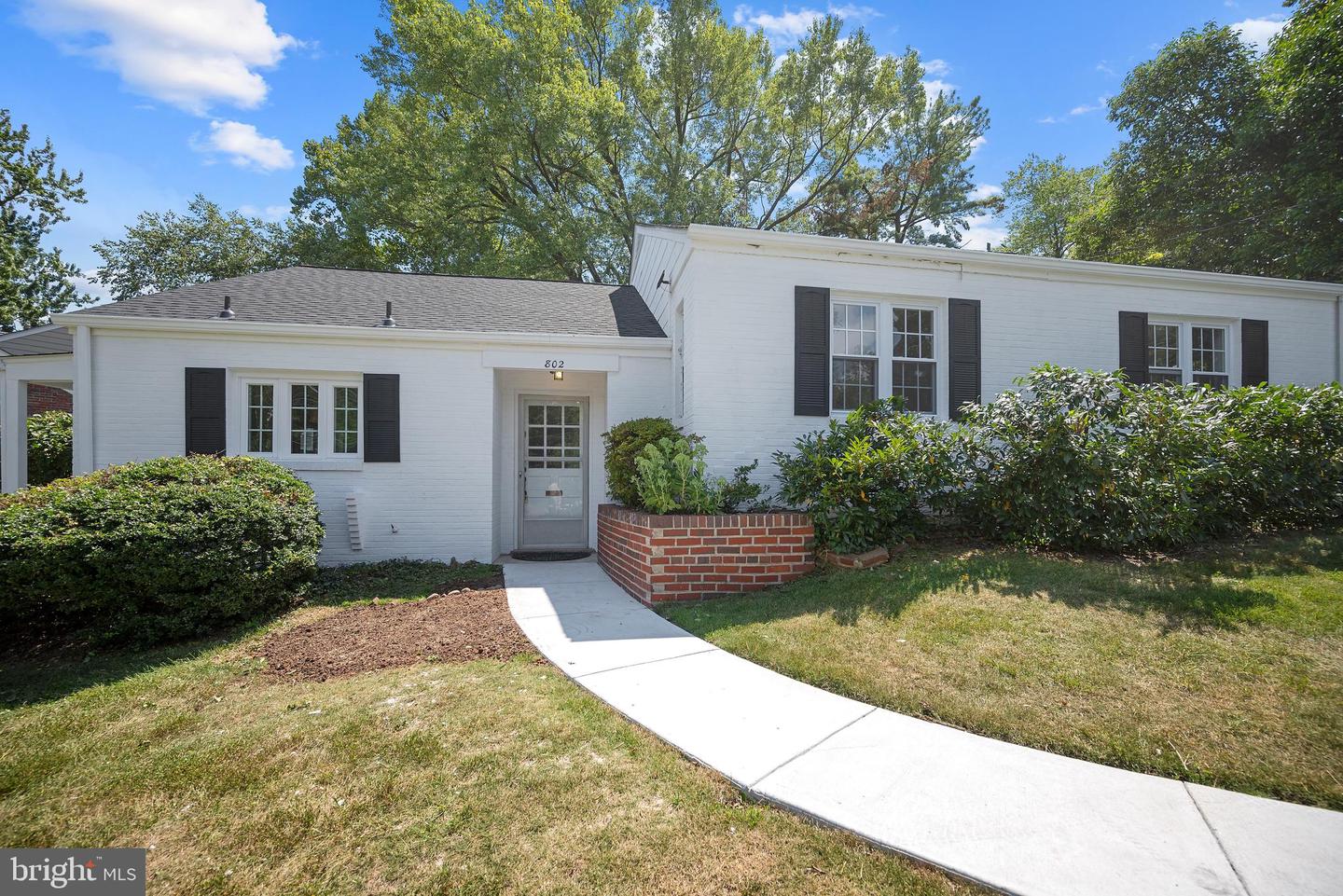 802 JANNEYS LN, ALEXANDRIA, Virginia 22302, 3 Bedrooms Bedrooms, ,2 BathroomsBathrooms,Residential,For sale,802 JANNEYS LN,VAAX2047774 MLS # VAAX2047774