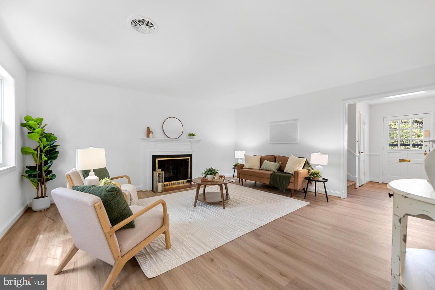 802 JANNEYS LN, ALEXANDRIA, Virginia 22302, 3 Bedrooms Bedrooms, ,2 BathroomsBathrooms,Residential,For sale,802 JANNEYS LN,VAAX2047774 MLS # VAAX2047774