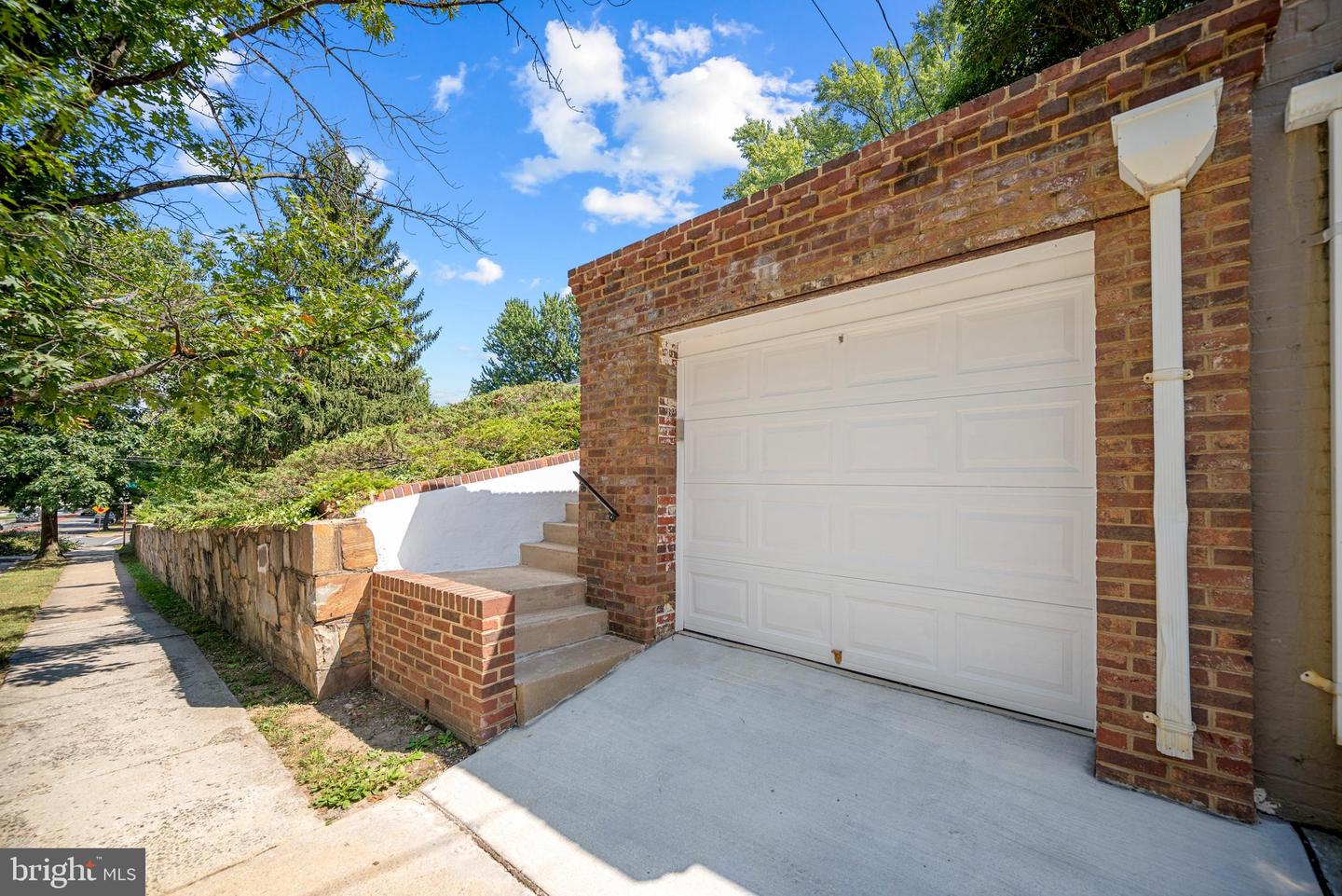 802 JANNEYS LN, ALEXANDRIA, Virginia 22302, 3 Bedrooms Bedrooms, ,2 BathroomsBathrooms,Residential,For sale,802 JANNEYS LN,VAAX2047774 MLS # VAAX2047774