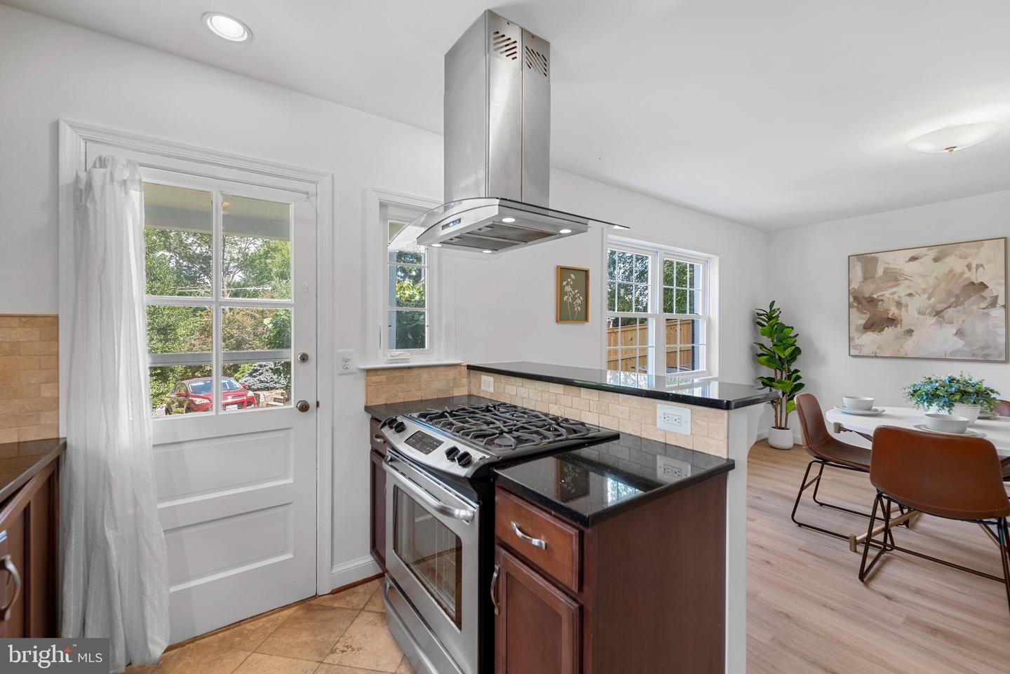 802 JANNEYS LN, ALEXANDRIA, Virginia 22302, 3 Bedrooms Bedrooms, ,2 BathroomsBathrooms,Residential,For sale,802 JANNEYS LN,VAAX2047774 MLS # VAAX2047774
