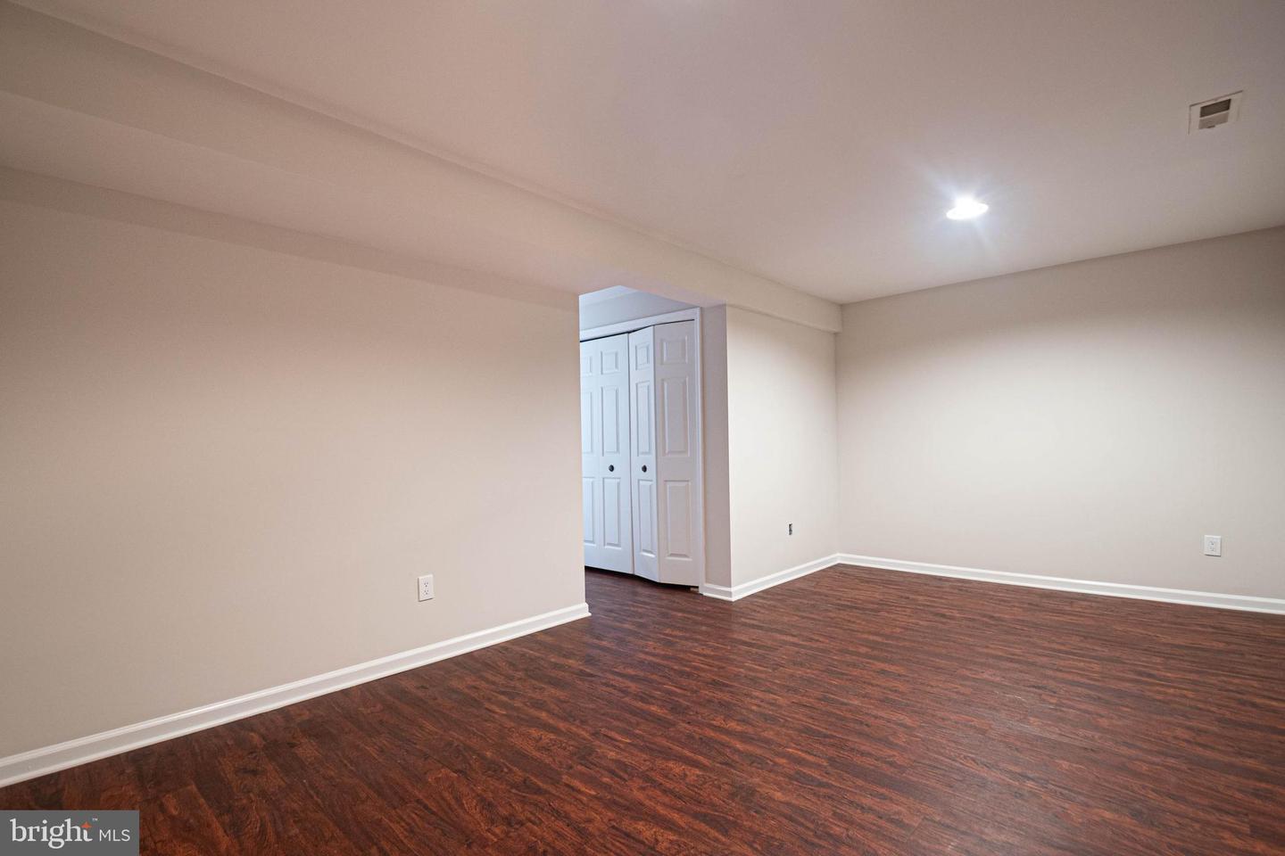 21923 MYRTLEWOOD SQ, STERLING, Virginia 20164, 3 Bedrooms Bedrooms, ,2 BathroomsBathrooms,Residential,For sale,21923 MYRTLEWOOD SQ,VALO2103234 MLS # VALO2103234