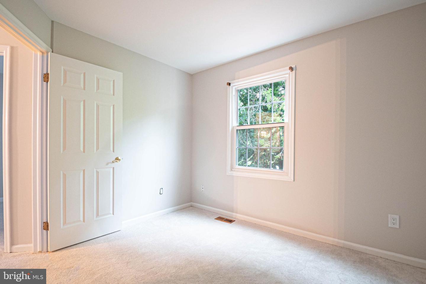 21923 MYRTLEWOOD SQ, STERLING, Virginia 20164, 3 Bedrooms Bedrooms, ,2 BathroomsBathrooms,Residential,For sale,21923 MYRTLEWOOD SQ,VALO2103234 MLS # VALO2103234