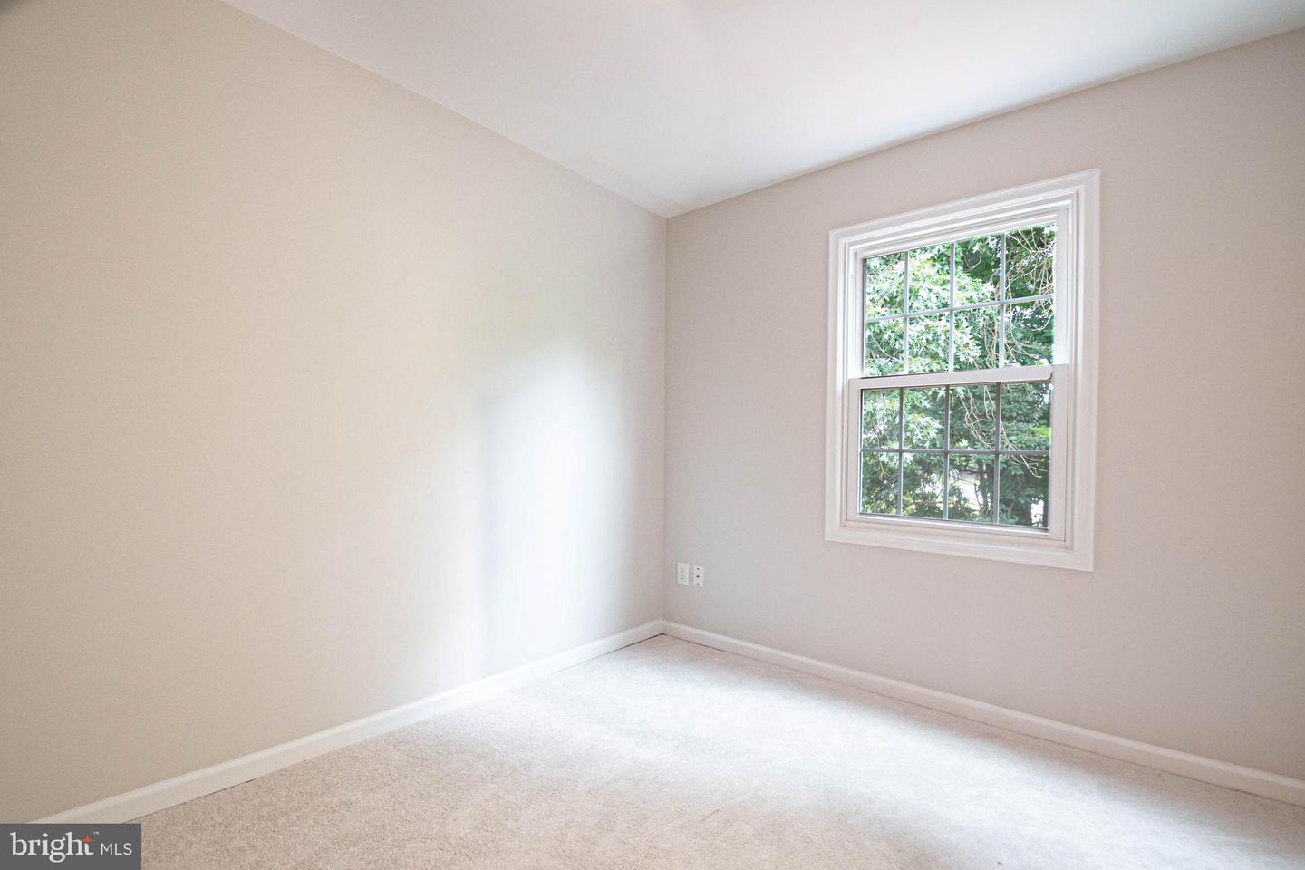 21923 MYRTLEWOOD SQ, STERLING, Virginia 20164, 3 Bedrooms Bedrooms, ,2 BathroomsBathrooms,Residential,For sale,21923 MYRTLEWOOD SQ,VALO2103234 MLS # VALO2103234