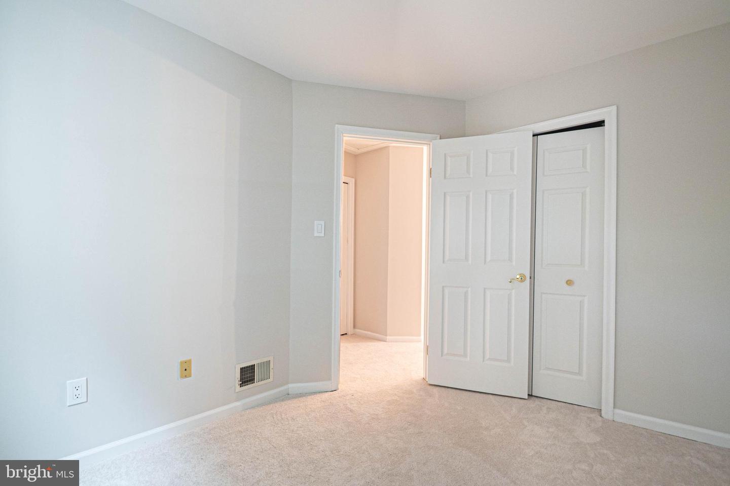 21923 MYRTLEWOOD SQ, STERLING, Virginia 20164, 3 Bedrooms Bedrooms, ,2 BathroomsBathrooms,Residential,For sale,21923 MYRTLEWOOD SQ,VALO2103234 MLS # VALO2103234