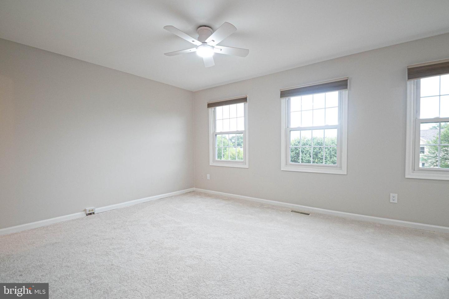 21923 MYRTLEWOOD SQ, STERLING, Virginia 20164, 3 Bedrooms Bedrooms, ,2 BathroomsBathrooms,Residential,For sale,21923 MYRTLEWOOD SQ,VALO2103234 MLS # VALO2103234