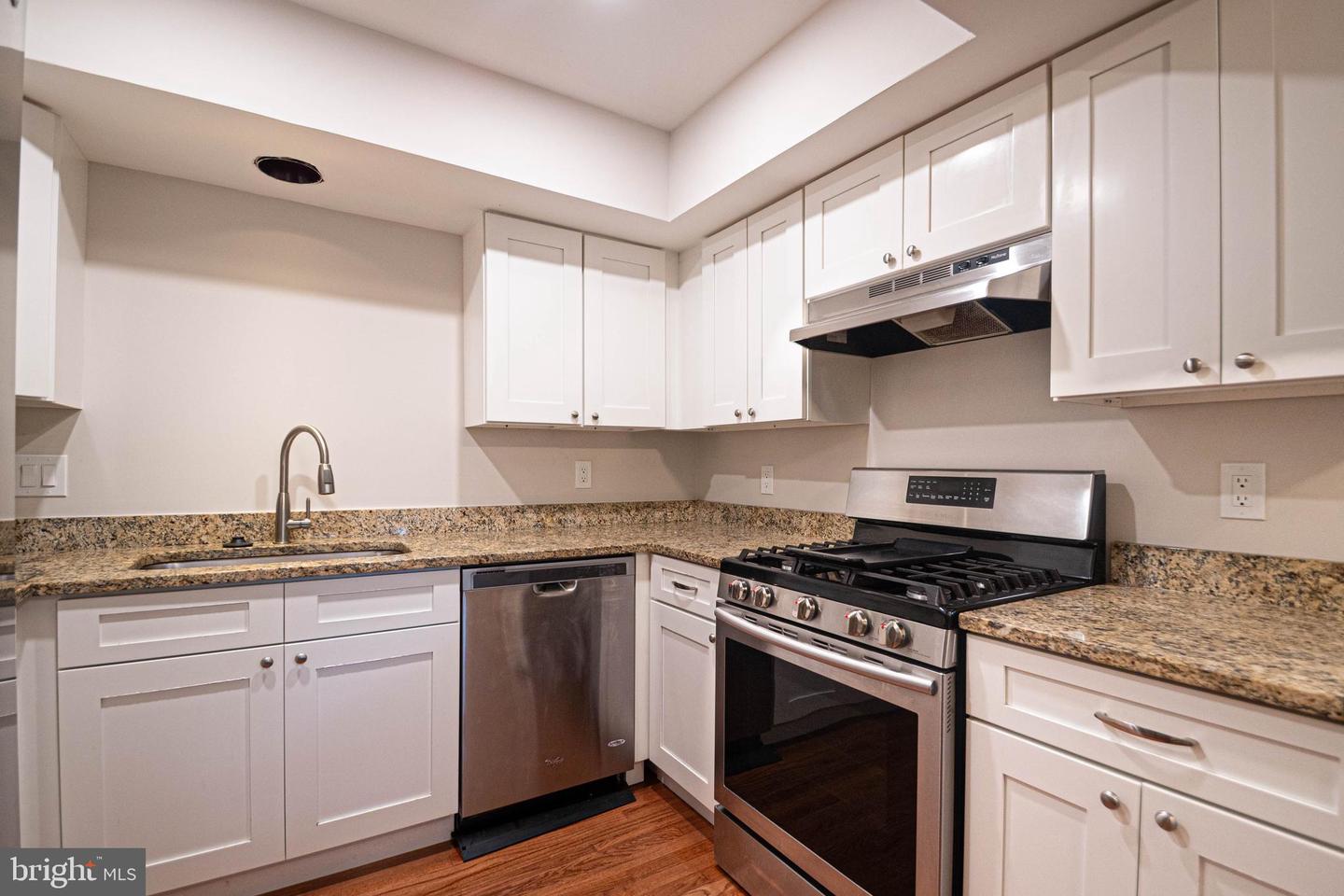 21923 MYRTLEWOOD SQ, STERLING, Virginia 20164, 3 Bedrooms Bedrooms, ,2 BathroomsBathrooms,Residential,For sale,21923 MYRTLEWOOD SQ,VALO2103234 MLS # VALO2103234