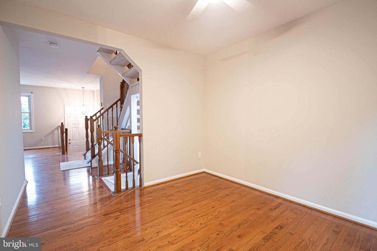 21923 MYRTLEWOOD SQ, STERLING, Virginia 20164, 3 Bedrooms Bedrooms, ,2 BathroomsBathrooms,Residential,For sale,21923 MYRTLEWOOD SQ,VALO2103234 MLS # VALO2103234