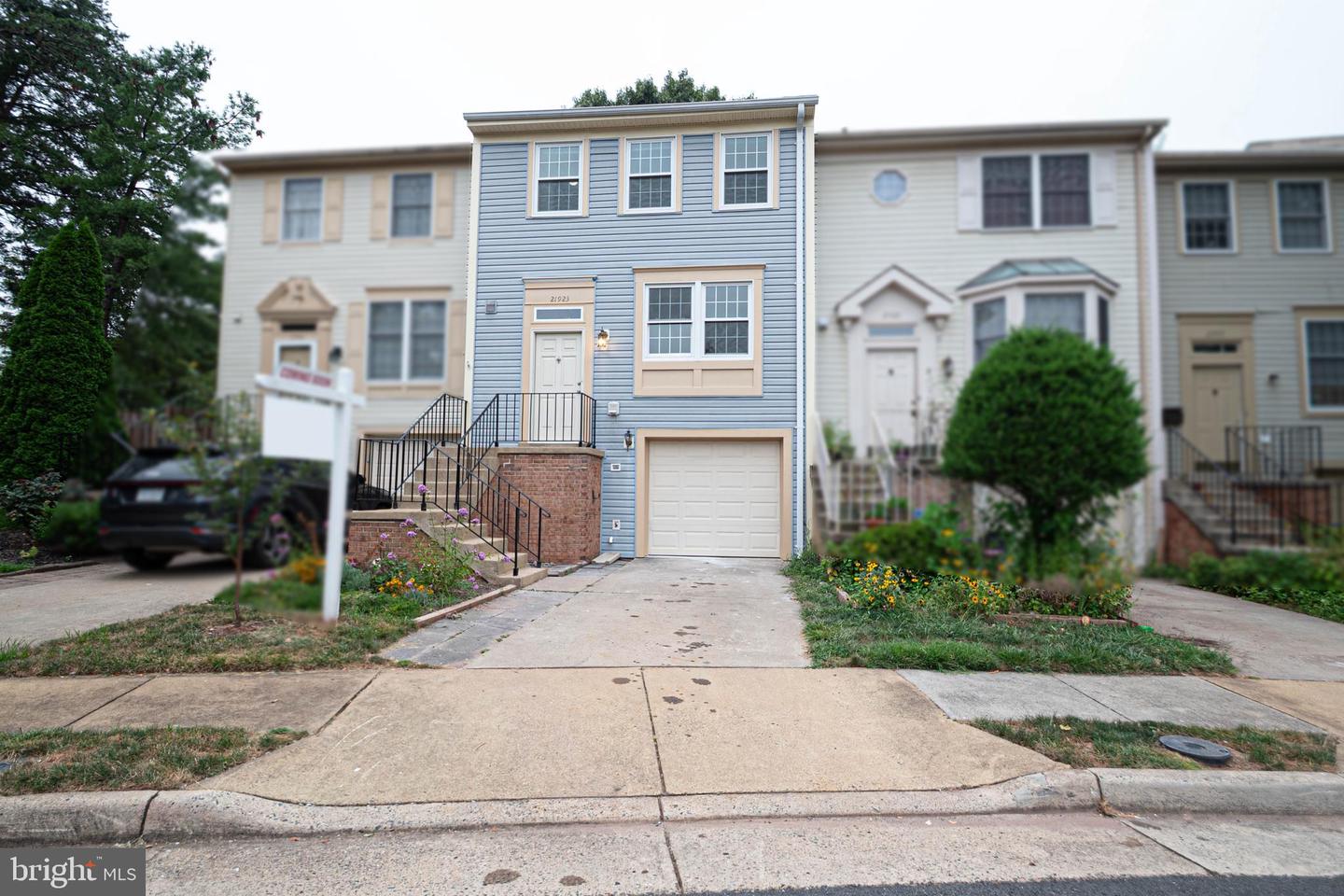 21923 MYRTLEWOOD SQ, STERLING, Virginia 20164, 3 Bedrooms Bedrooms, ,2 BathroomsBathrooms,Residential,For sale,21923 MYRTLEWOOD SQ,VALO2103234 MLS # VALO2103234